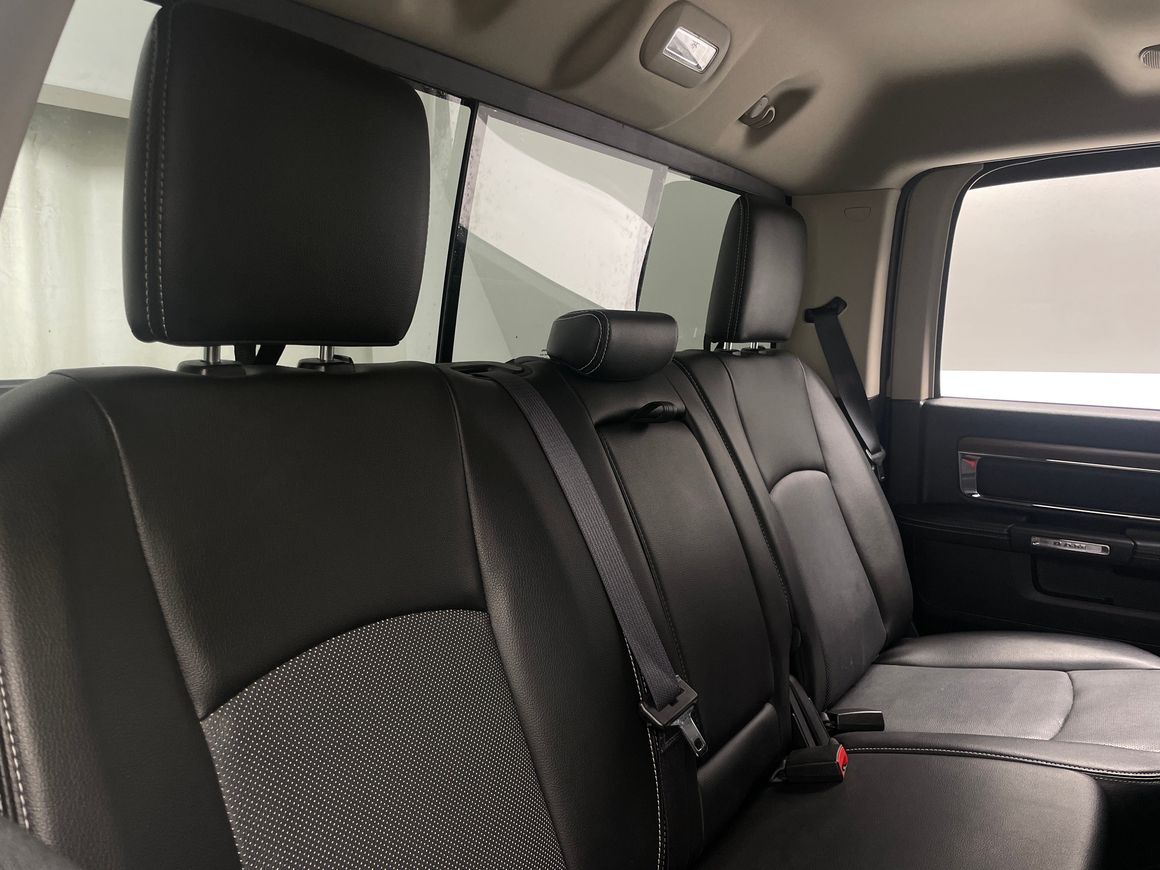 2015 RAM 1500 Laramie 5