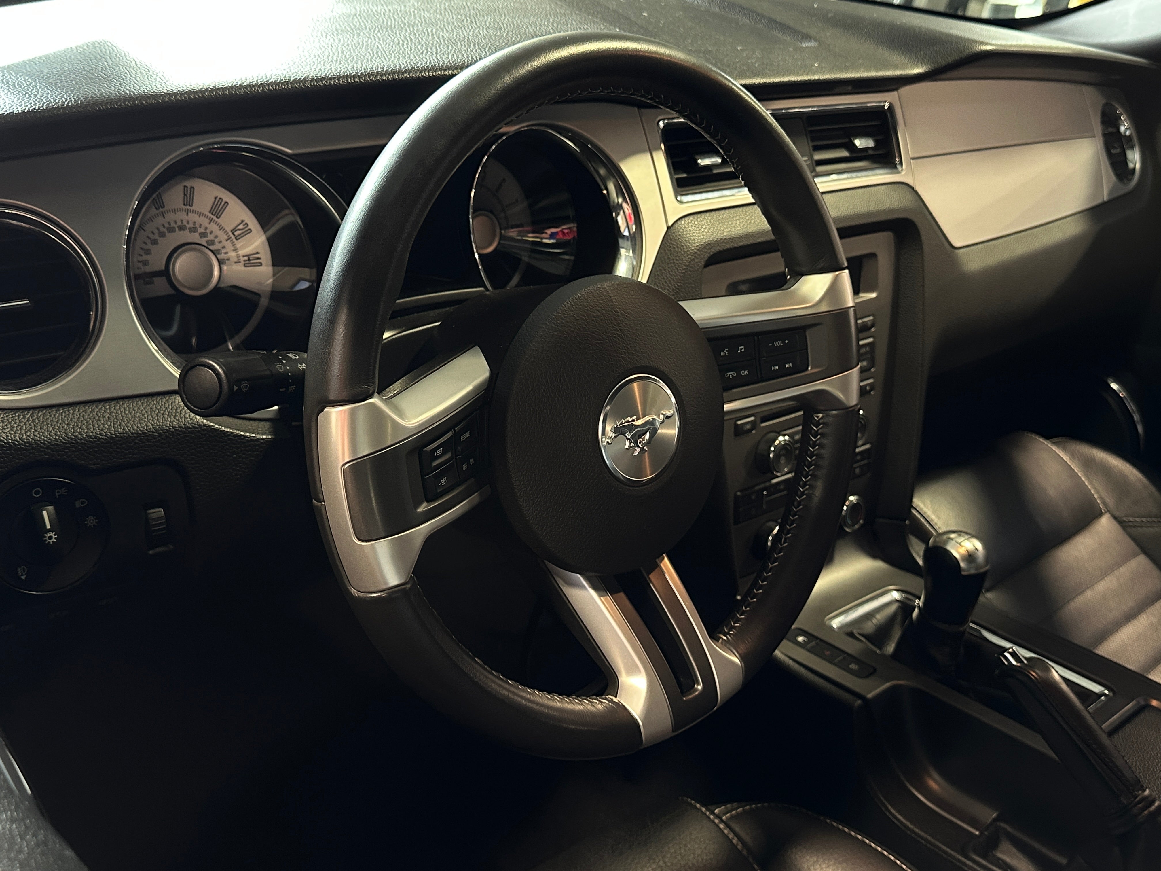 2010 Ford Mustang GT Premium 3