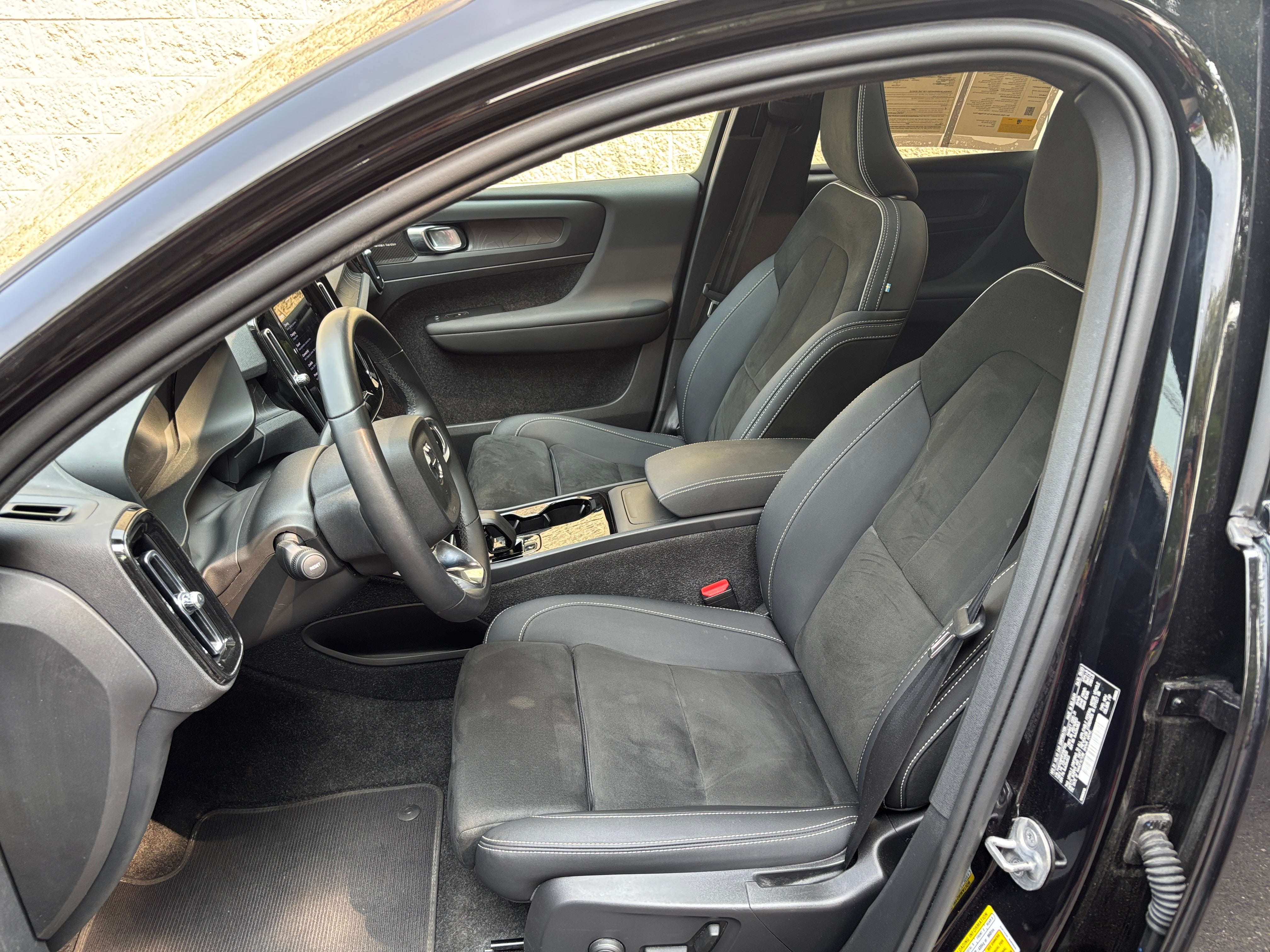 2023 Volvo C40 Ultimate 2