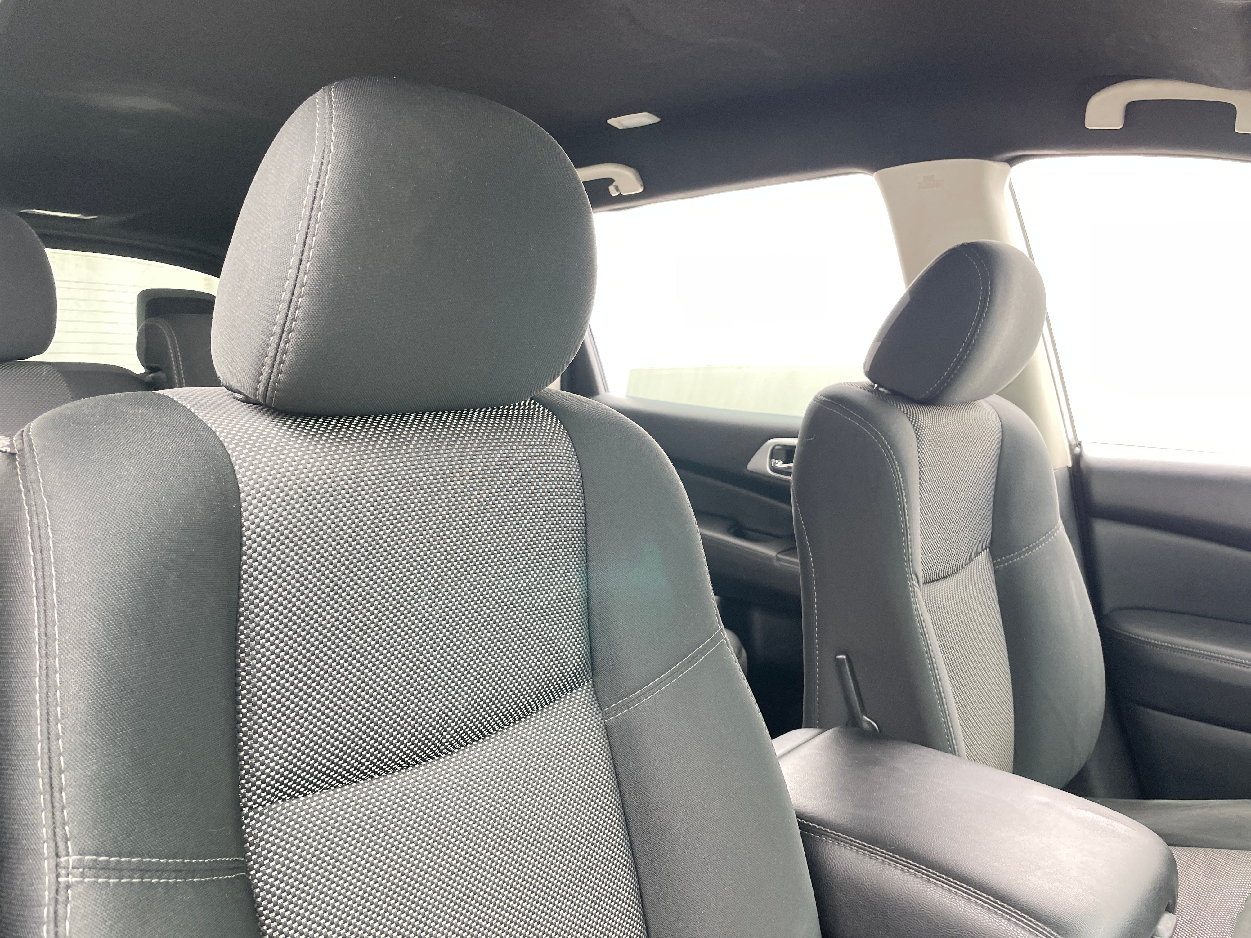 2020 Nissan Pathfinder S 2