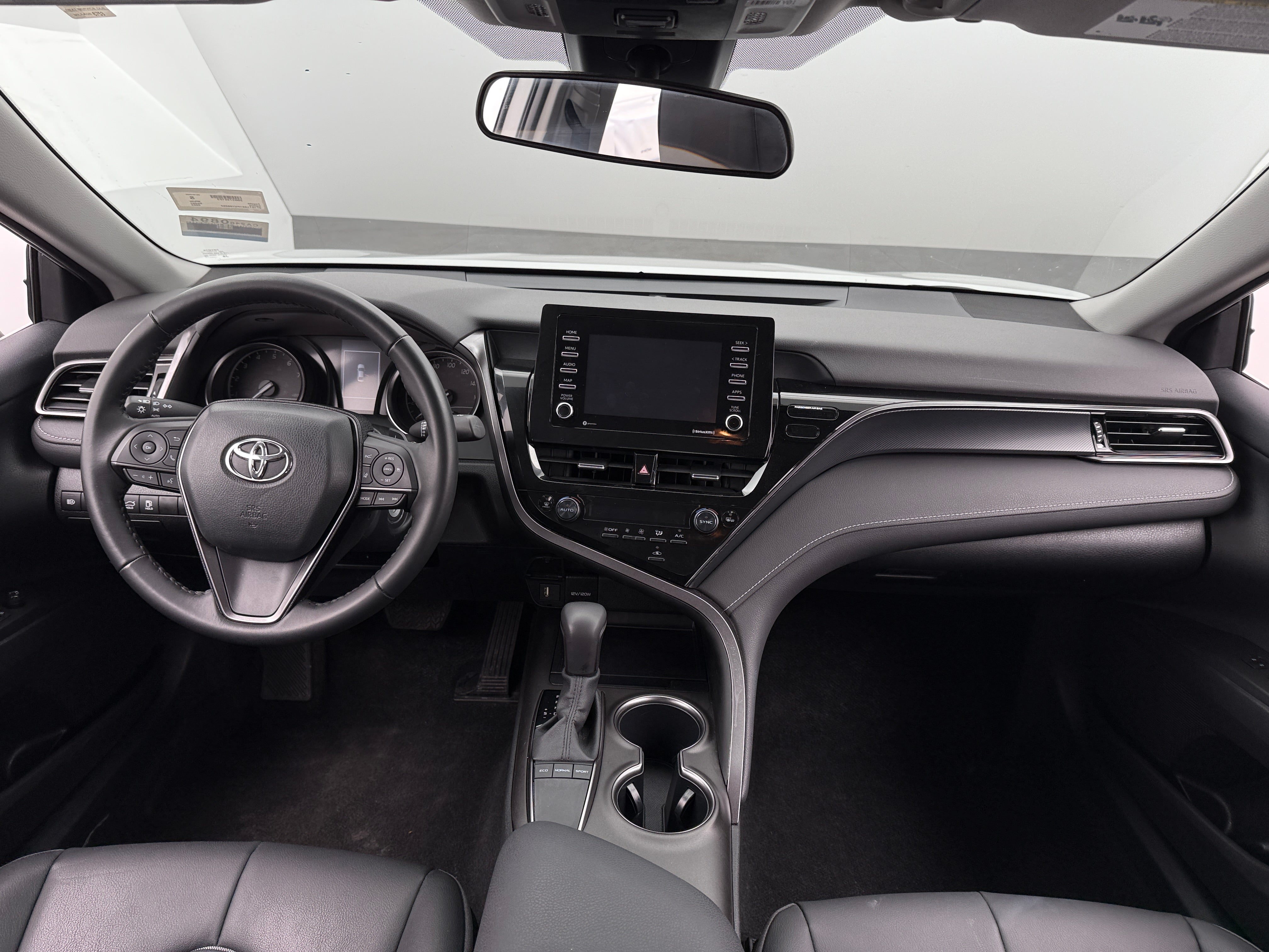 2023 Toyota Camry SE 3