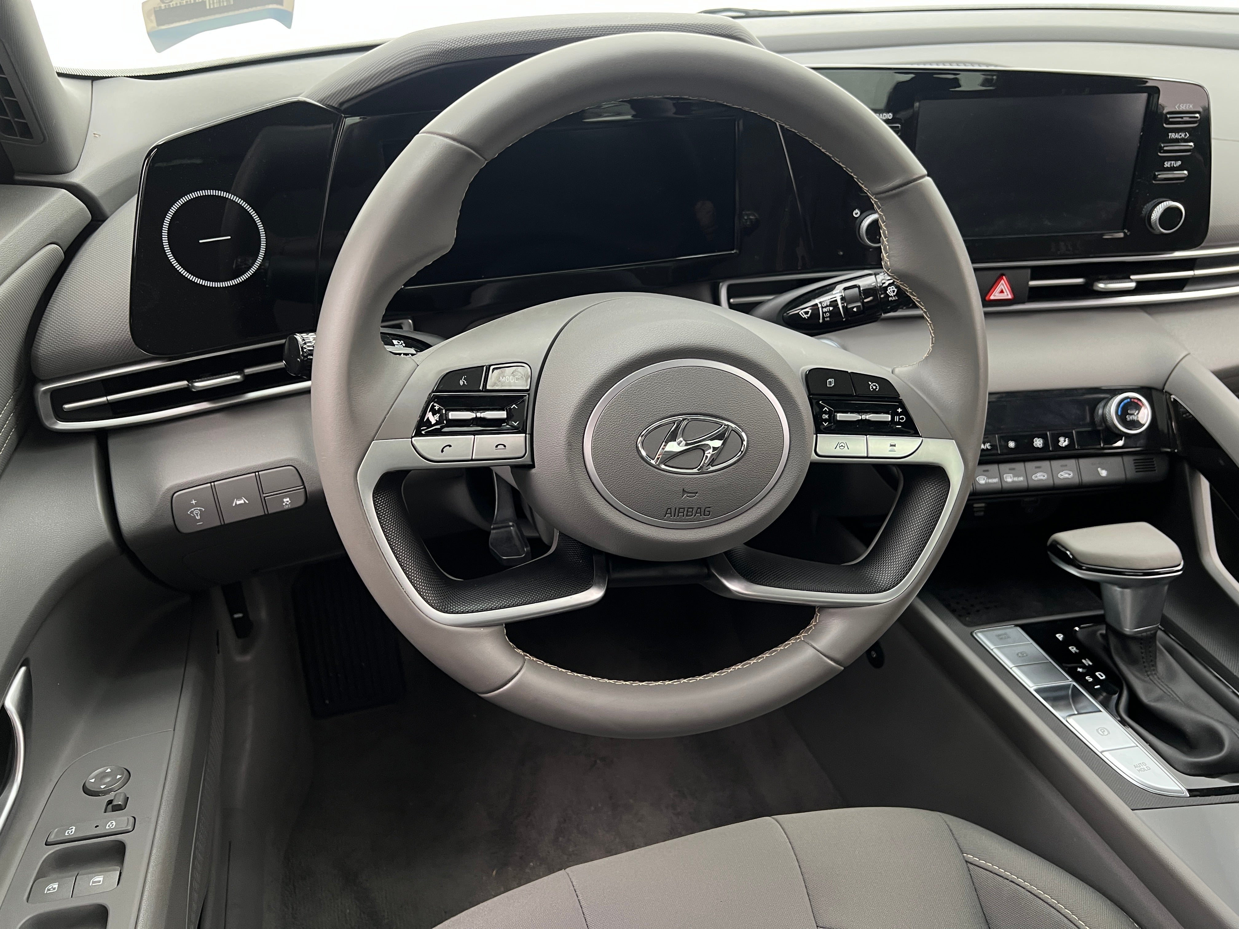 2022 Hyundai Elantra SEL 5