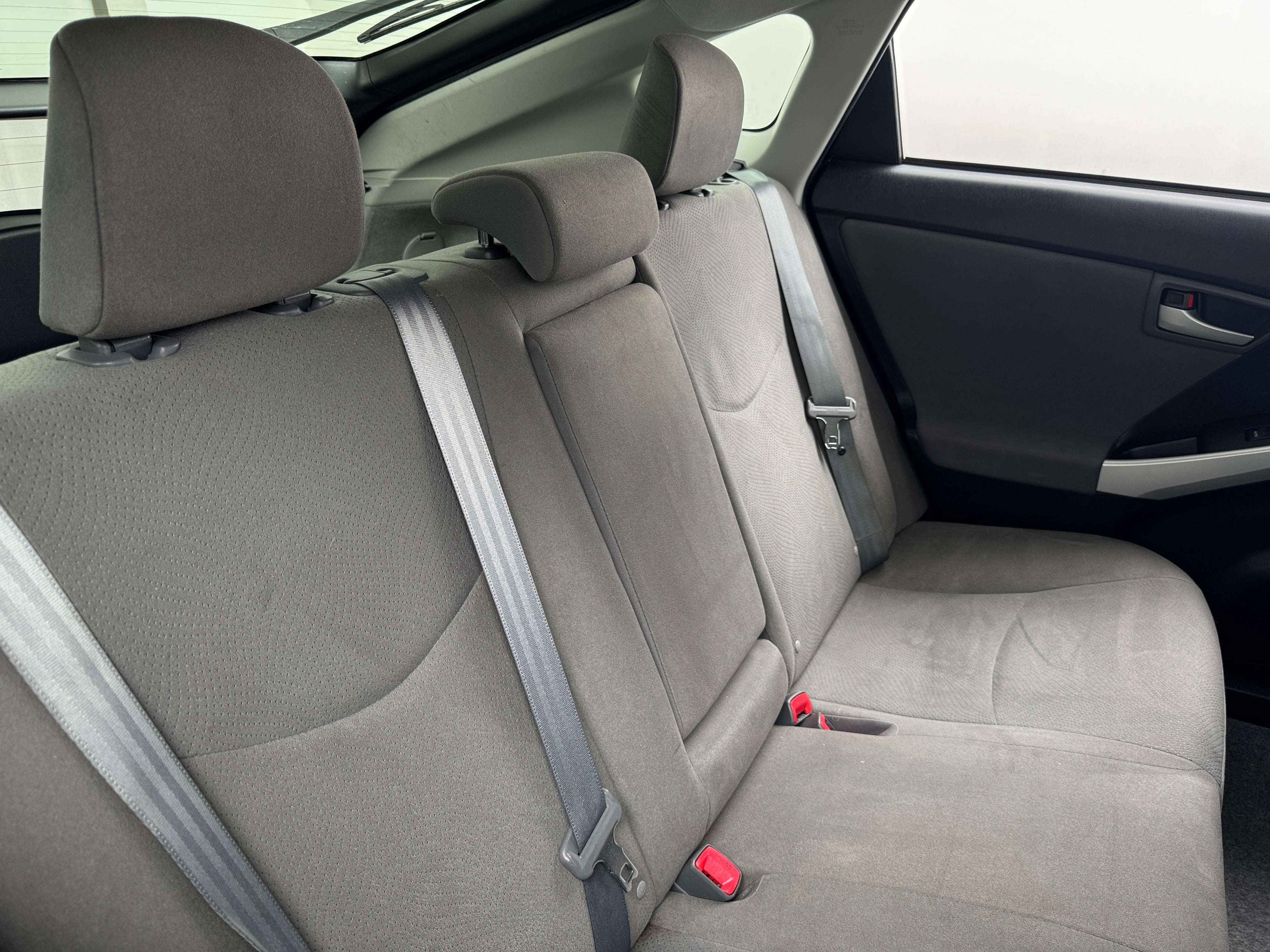 2015 Toyota Prius Two 6