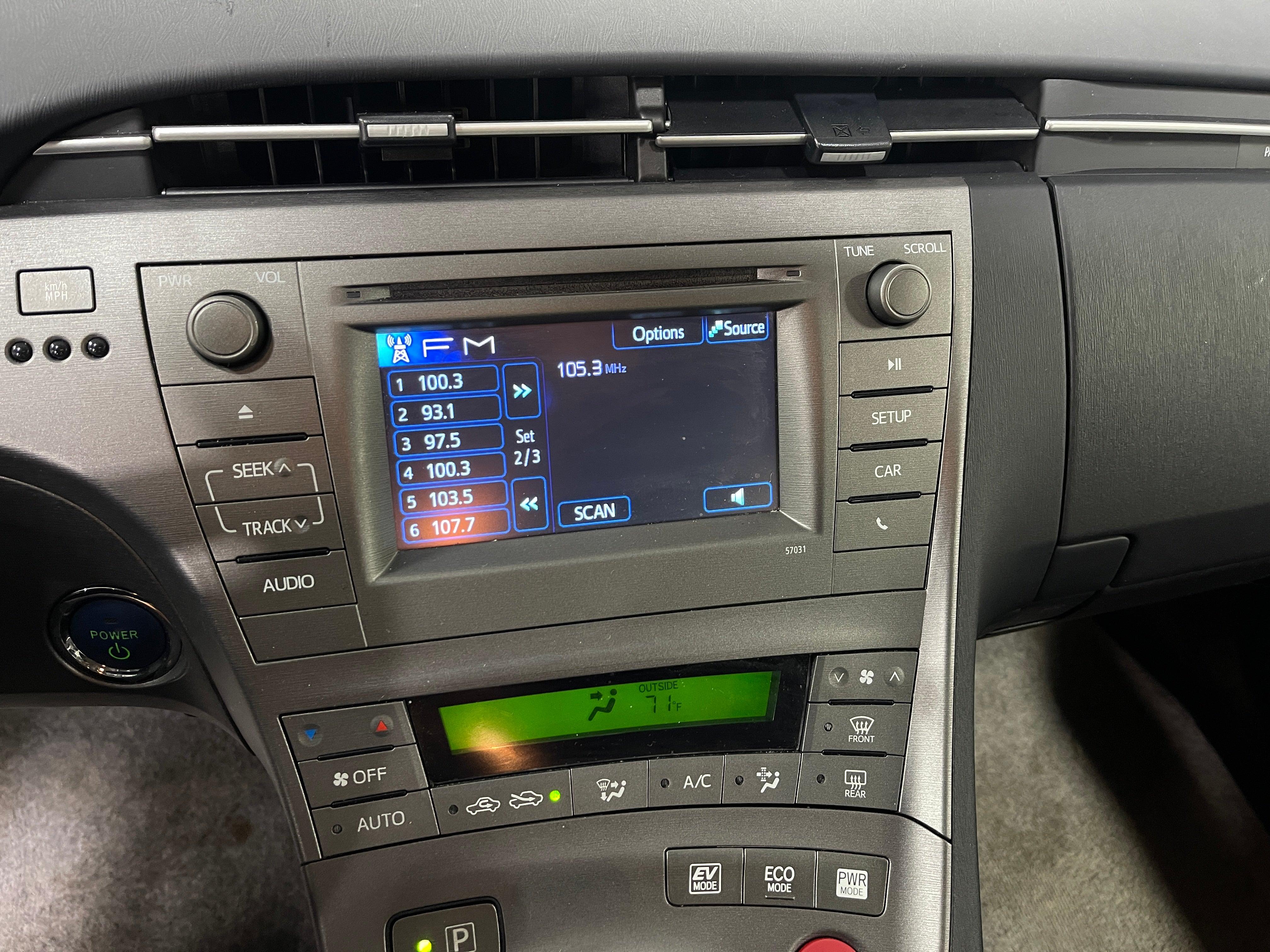 2015 Toyota Prius Two 4