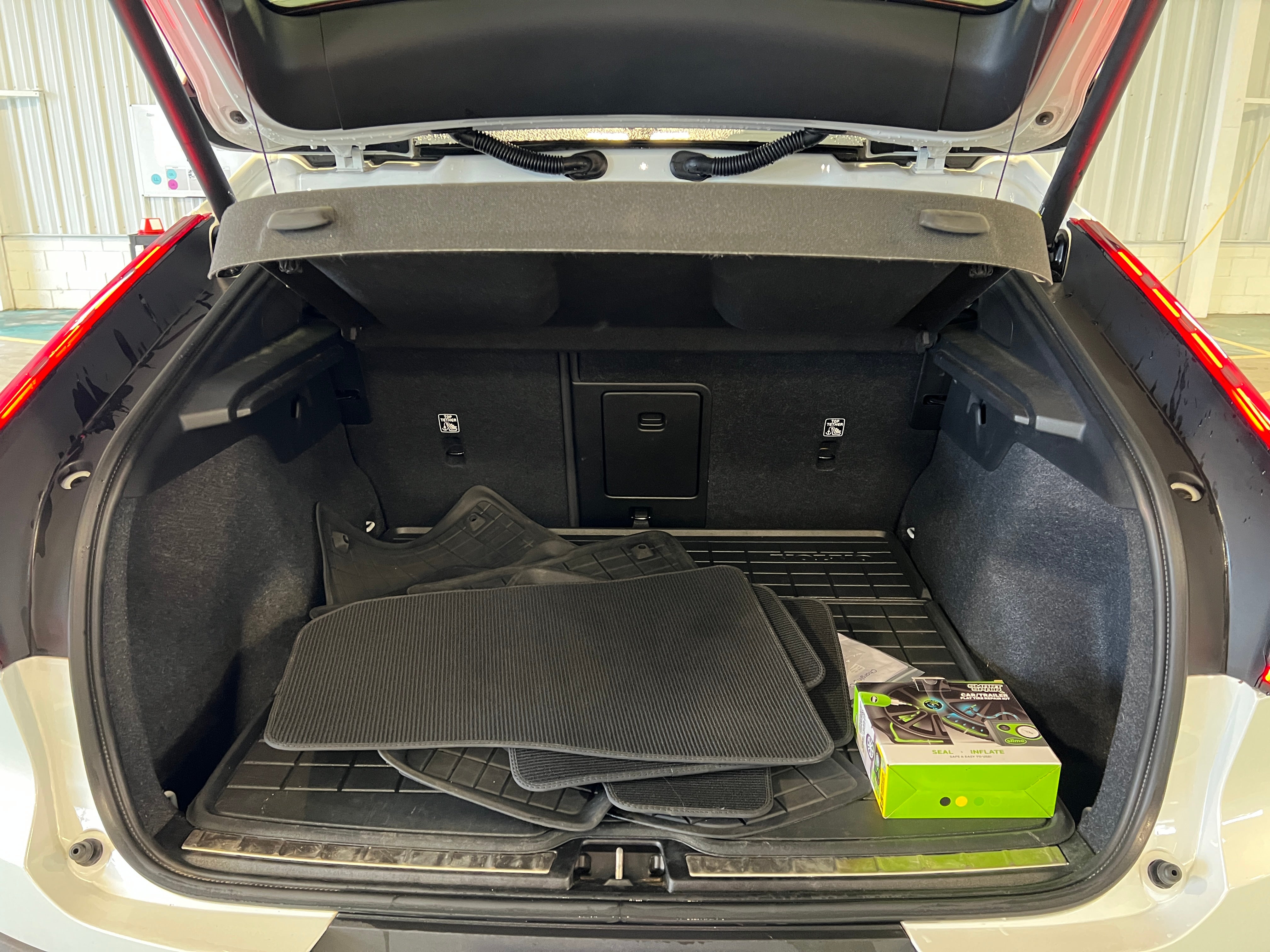 2023 Volvo C40 Core 6