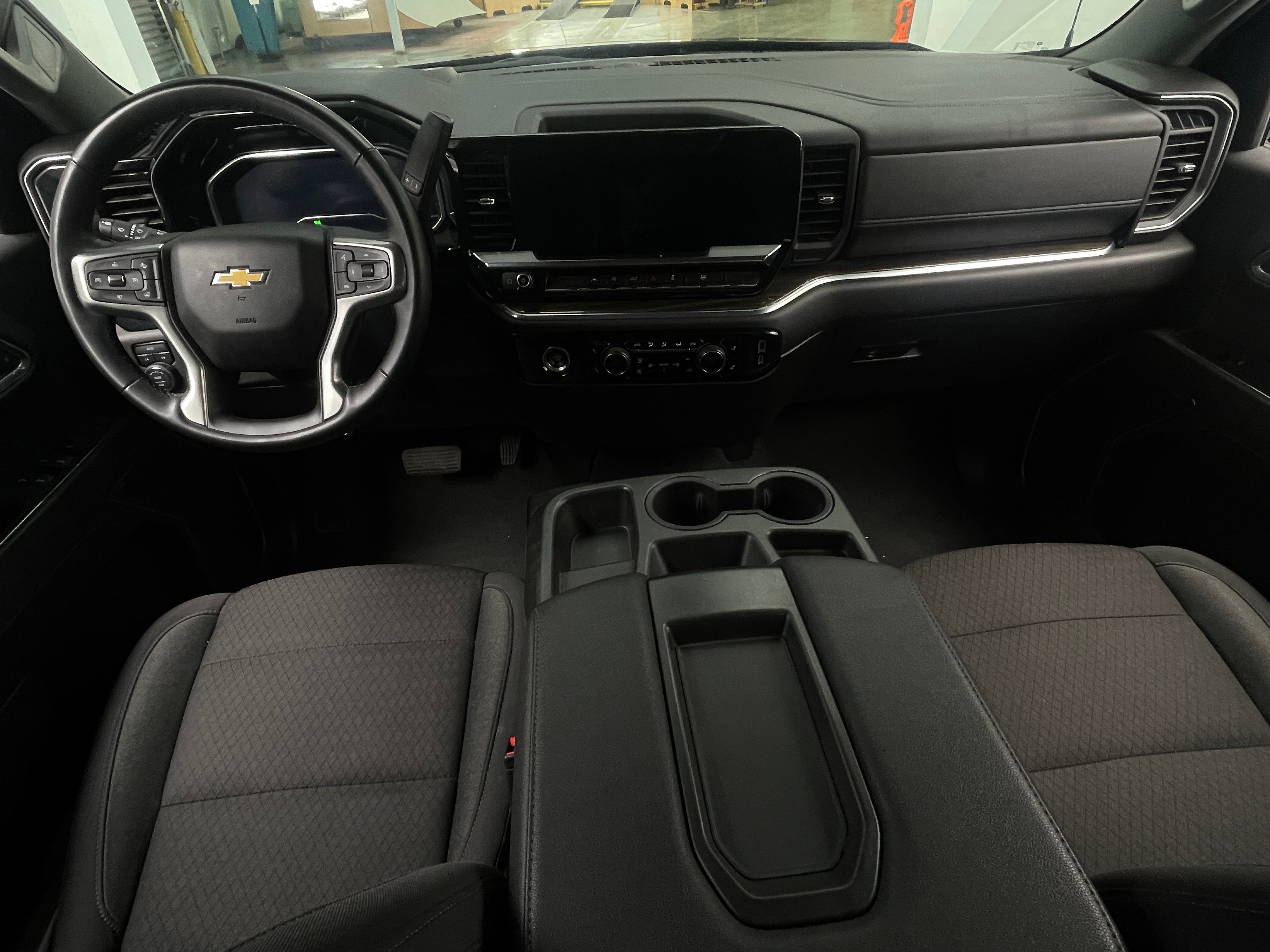 2024 Chevrolet Silverado 1500 LT 3