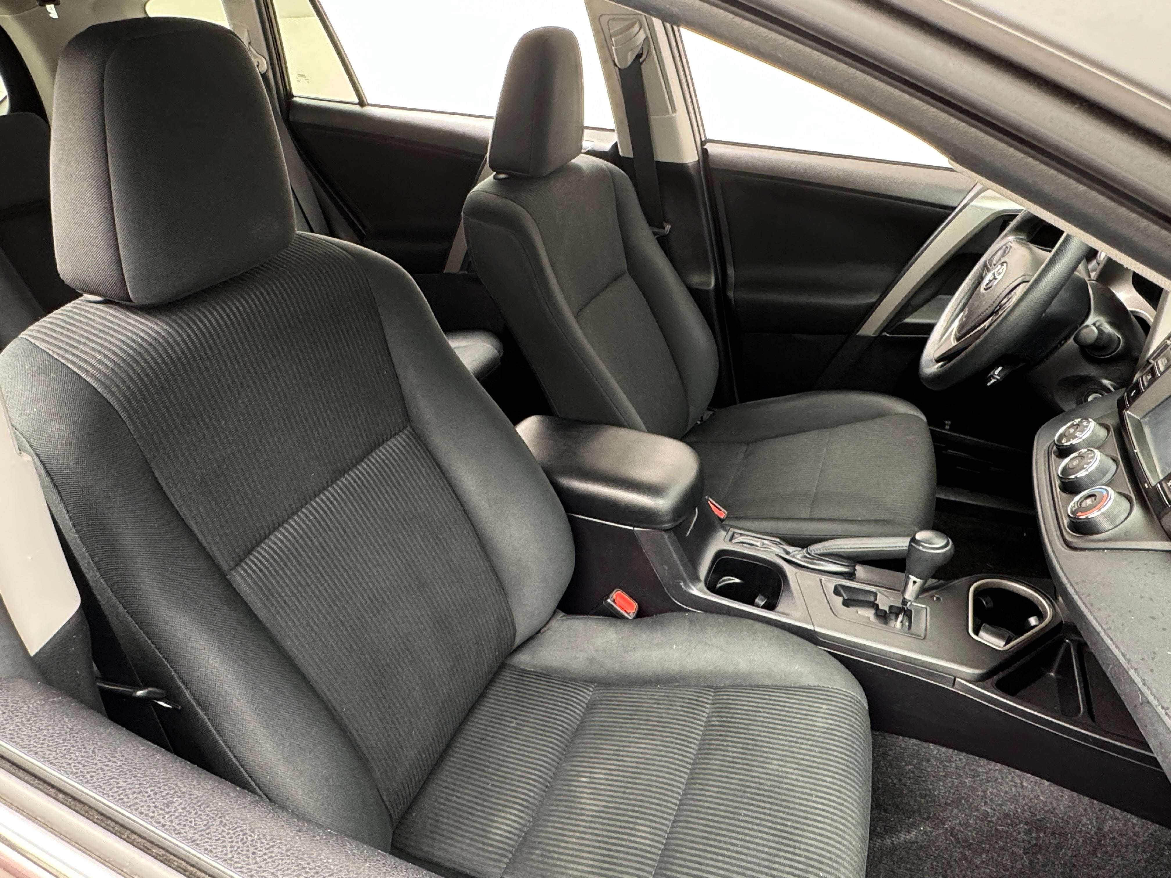2018 Toyota RAV4 LE 2