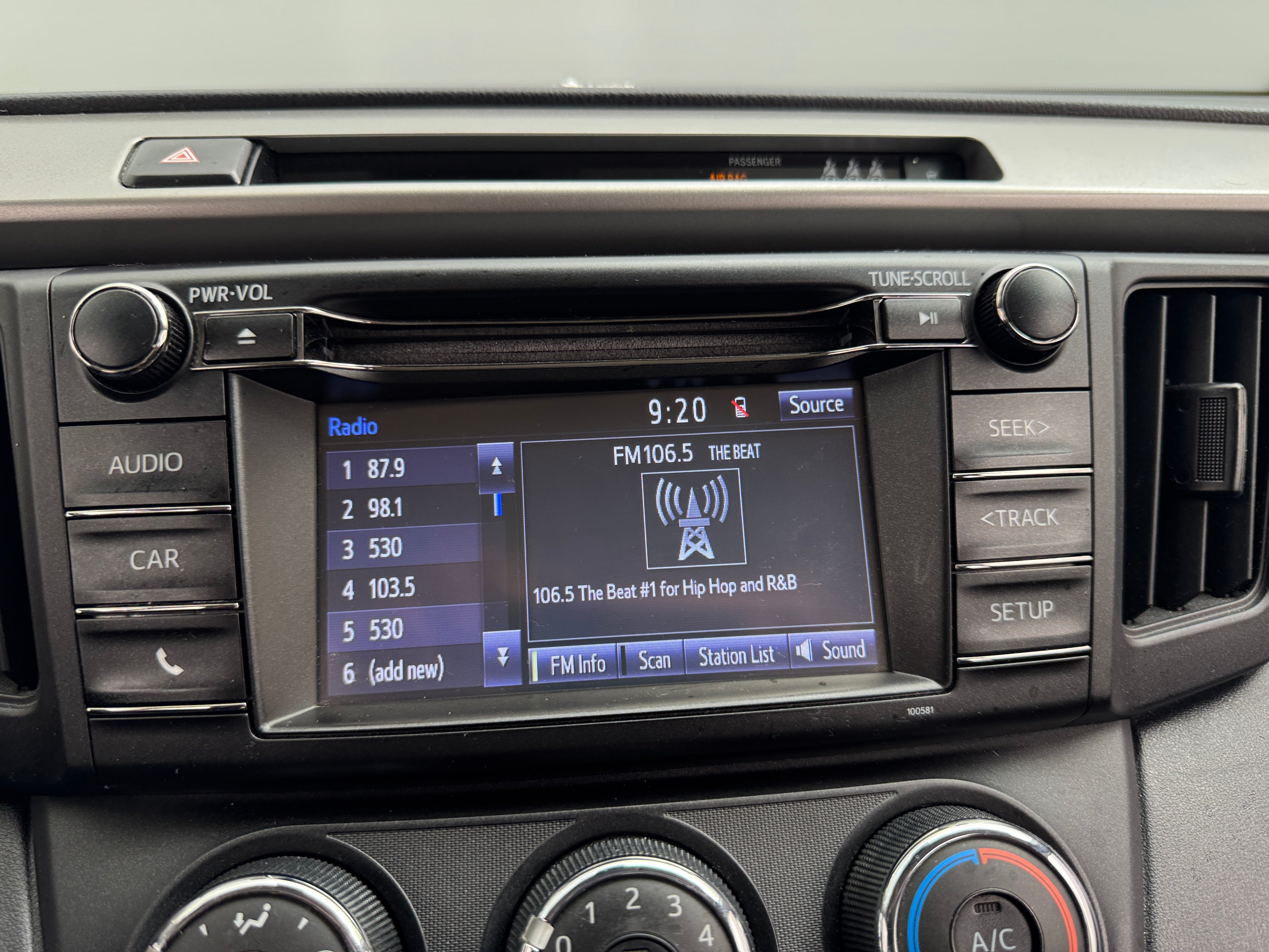 2018 Toyota RAV4 LE 4