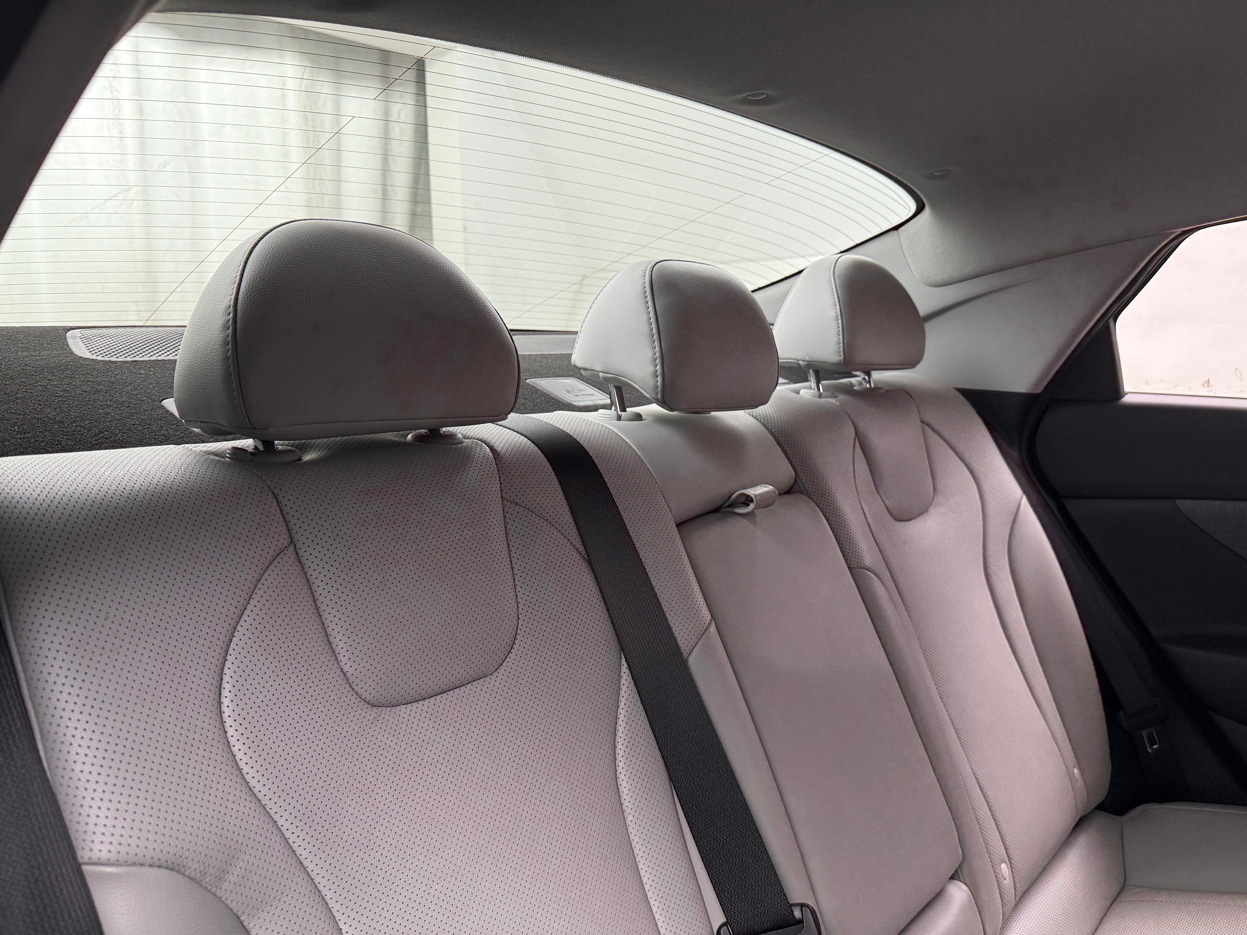 2022 Hyundai Elantra Limited Edition 5