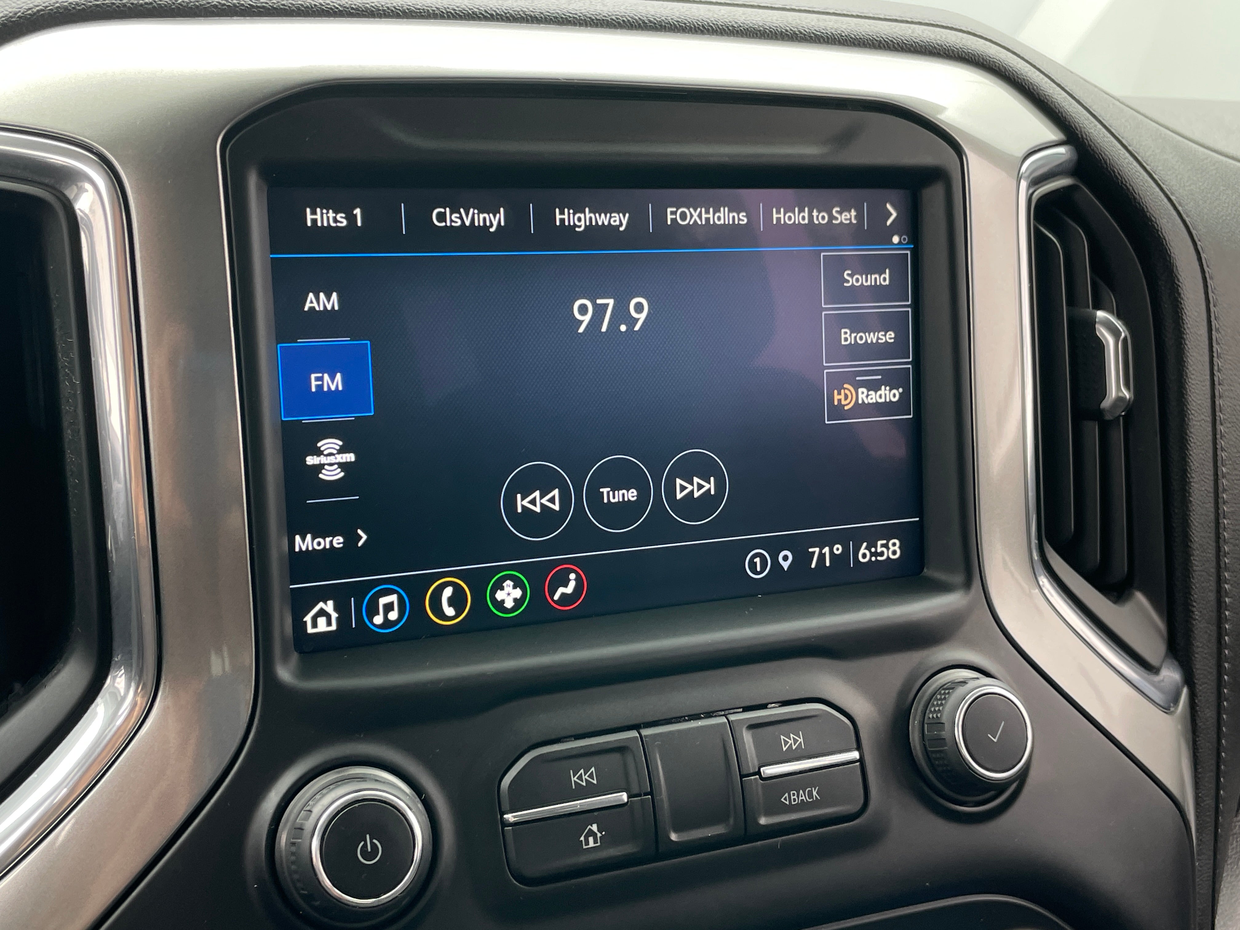 2021 Chevrolet Silverado 1500 LT 4