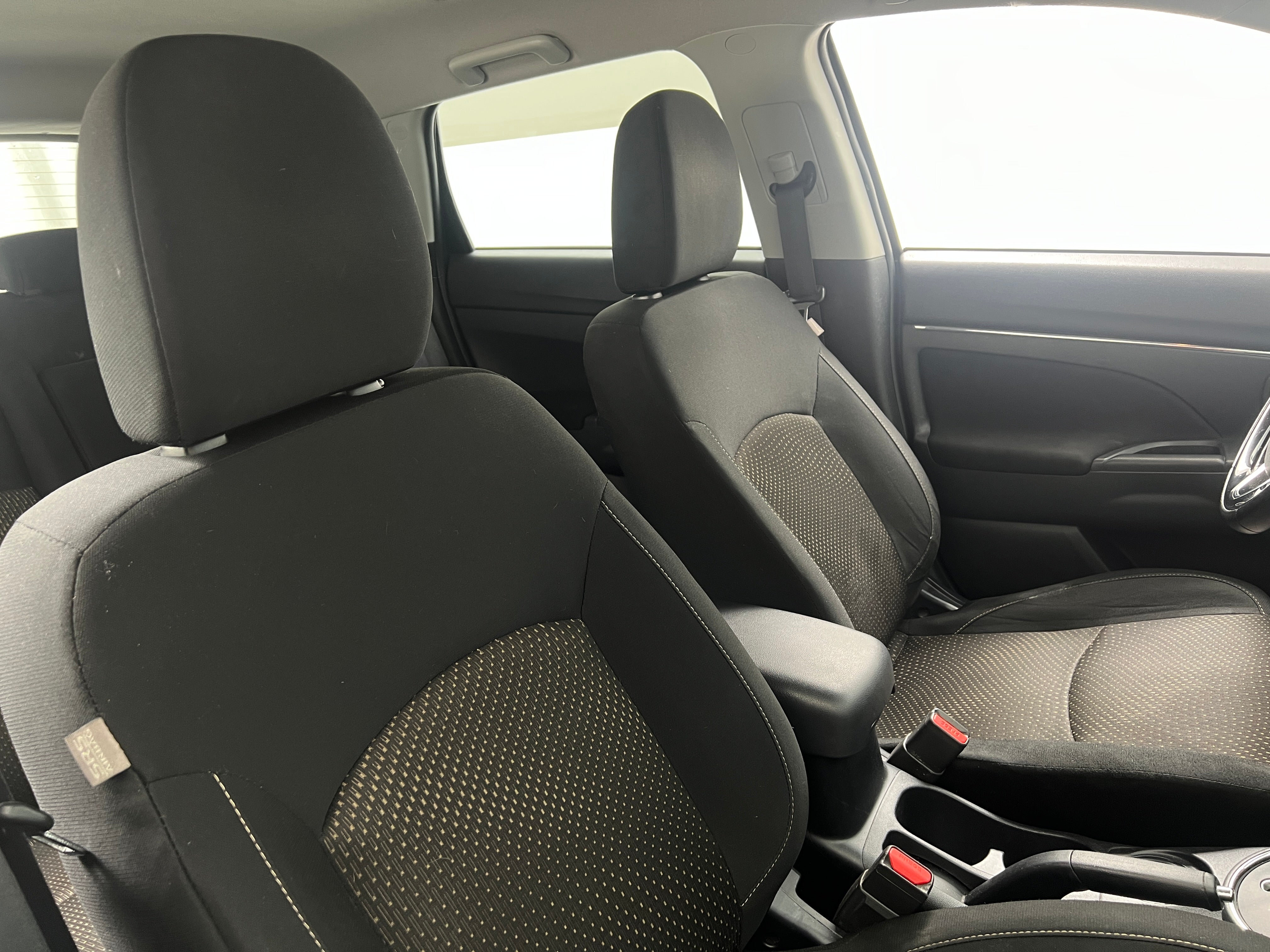 2016 Mitsubishi Outlander Sport ES 2