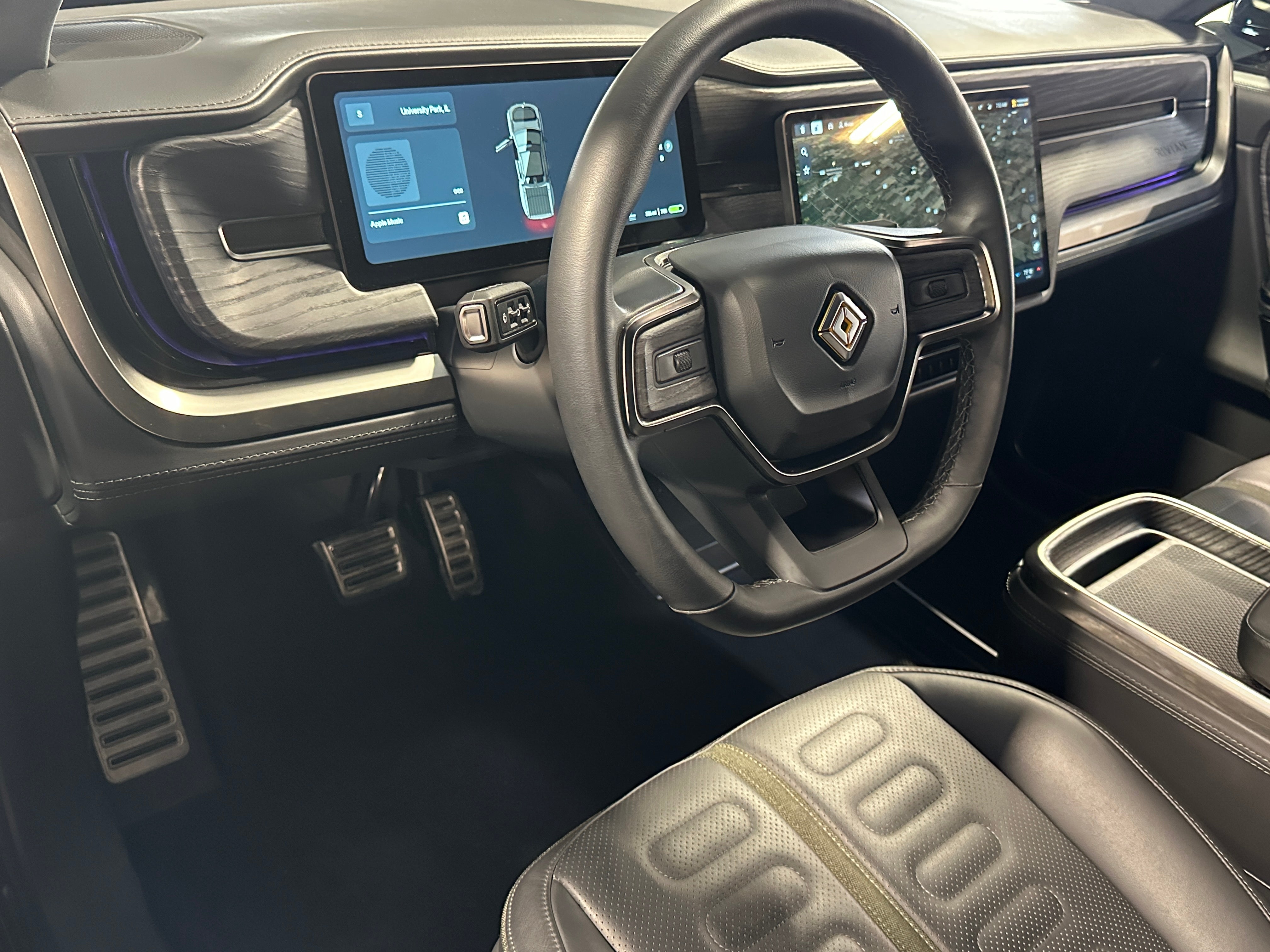 2023 Rivian R1T Adventure 2