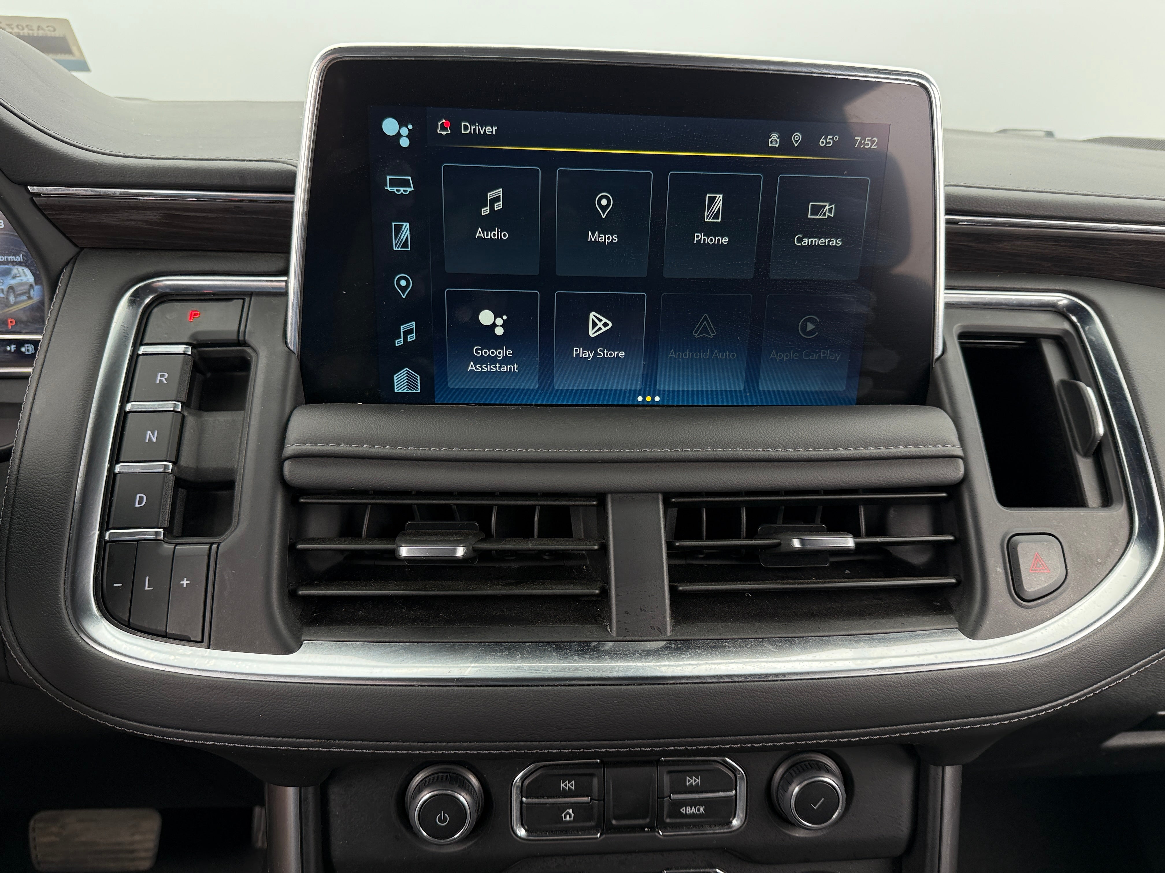 2024 Chevrolet Suburban LT 3