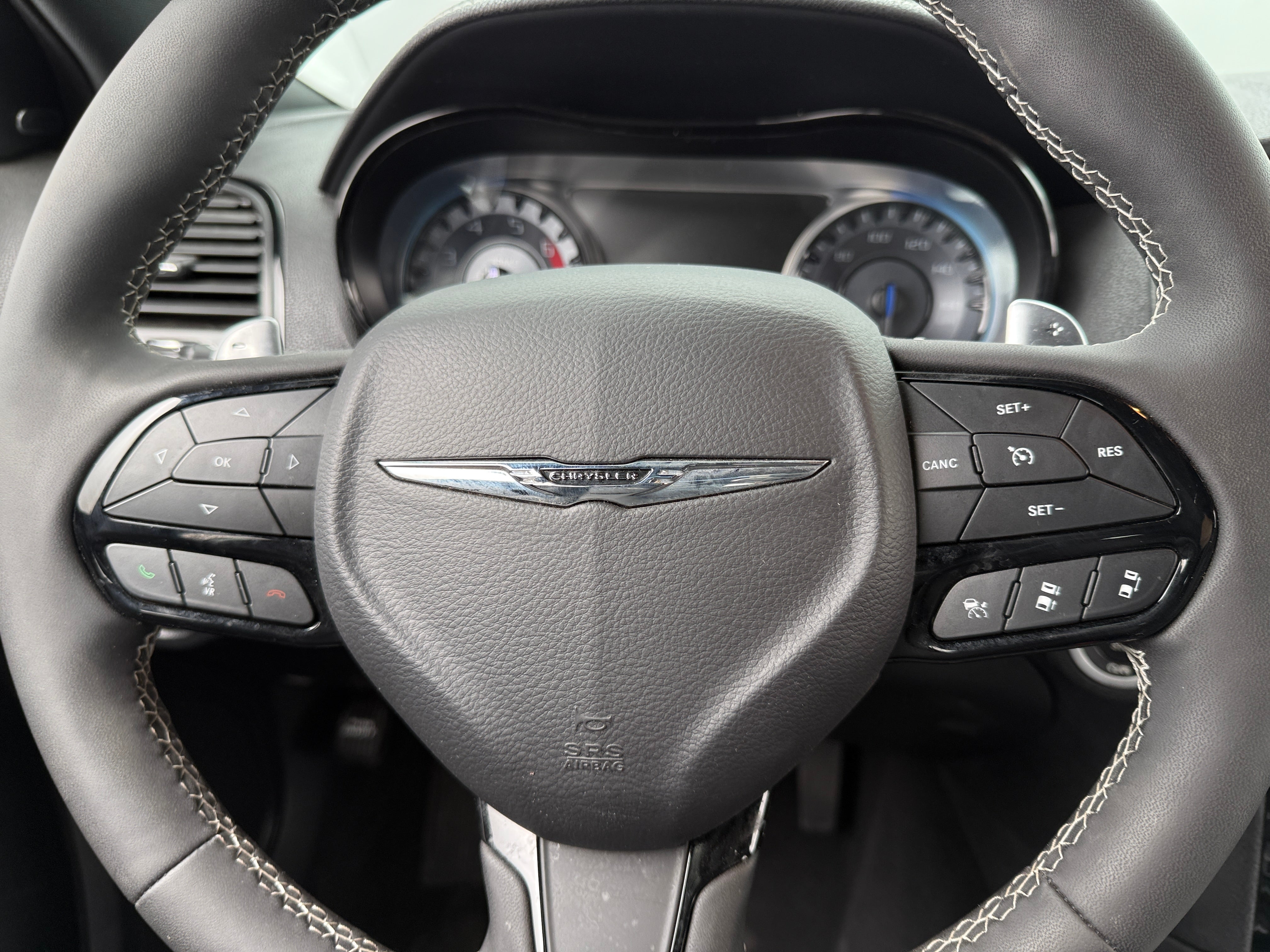 2023 Chrysler 300 S 4