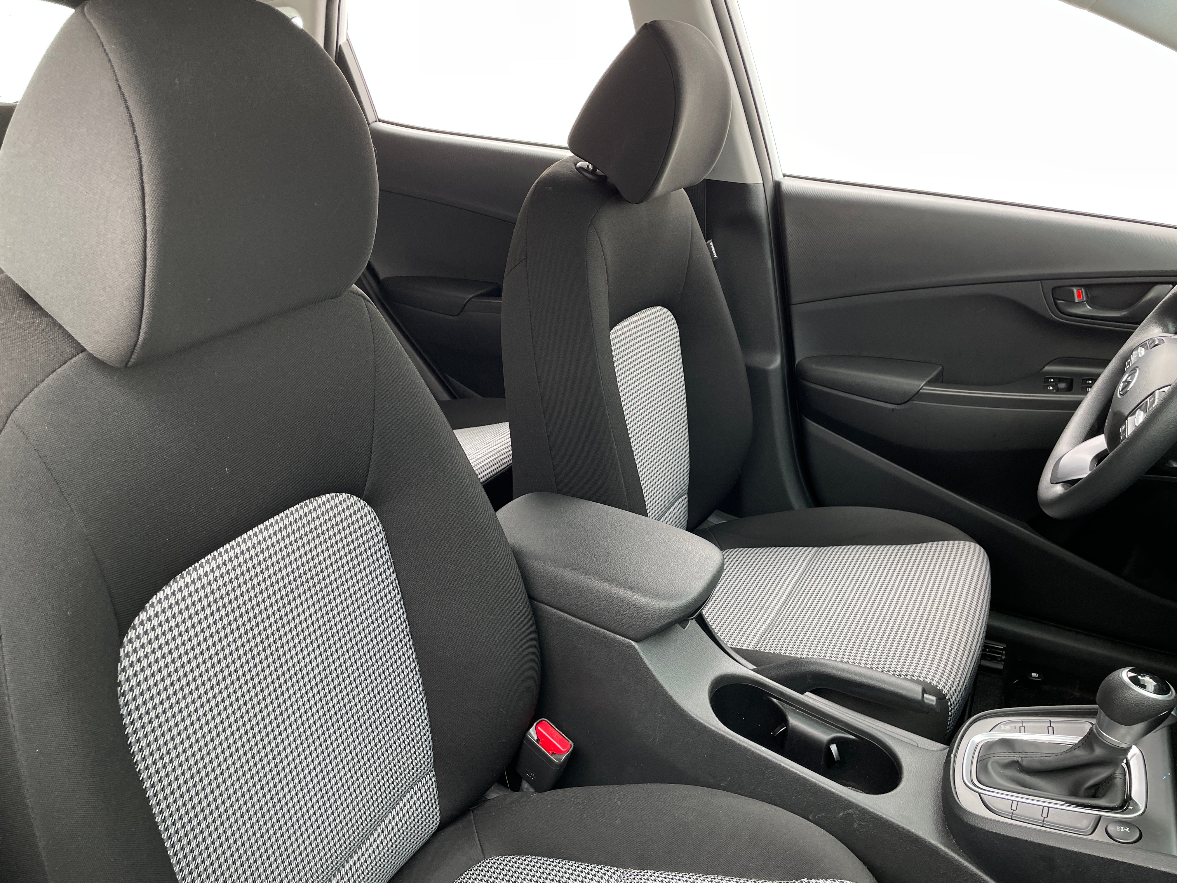 2022 Hyundai Kona SE 2
