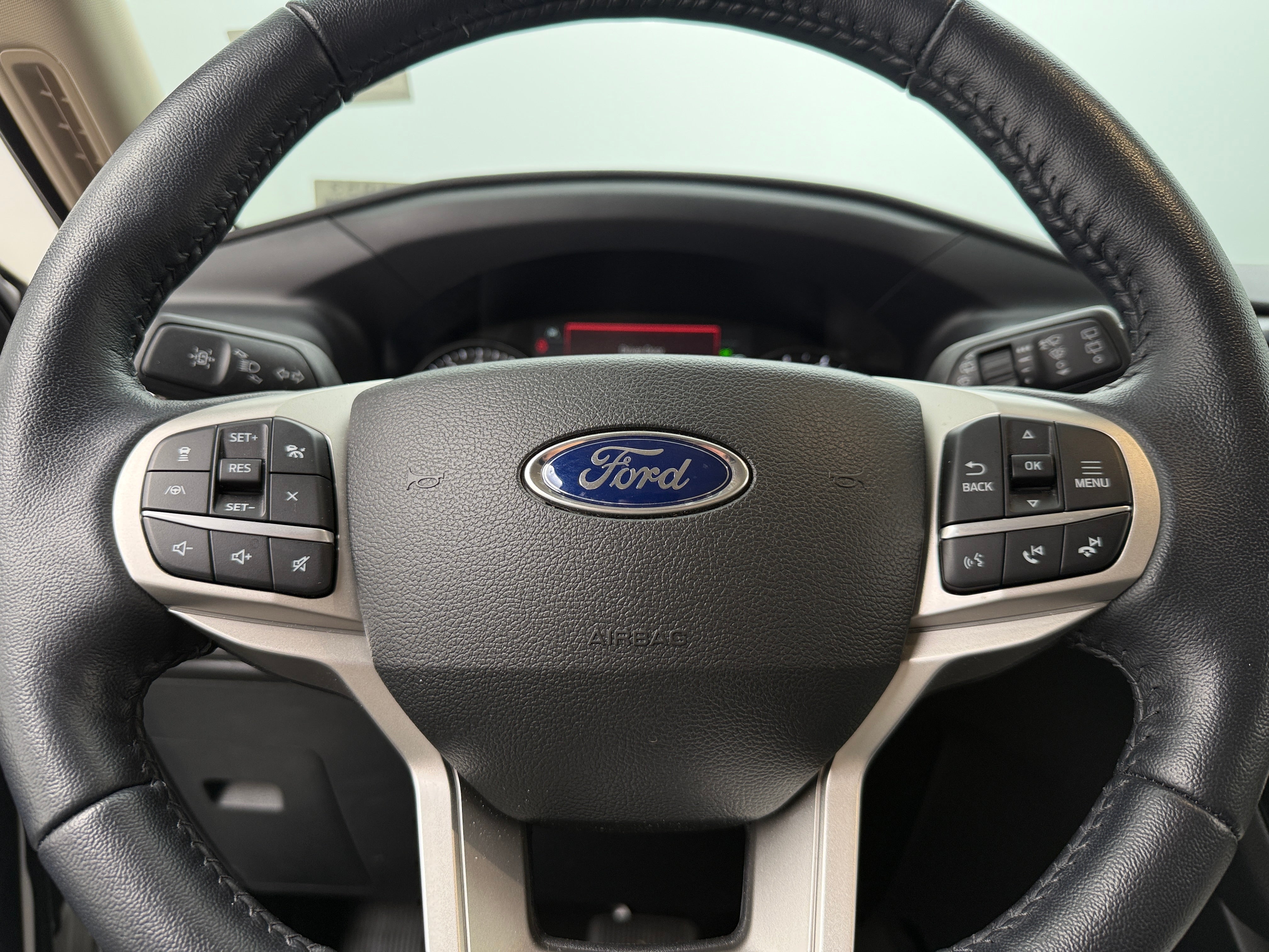 2022 Ford Explorer Limited 4