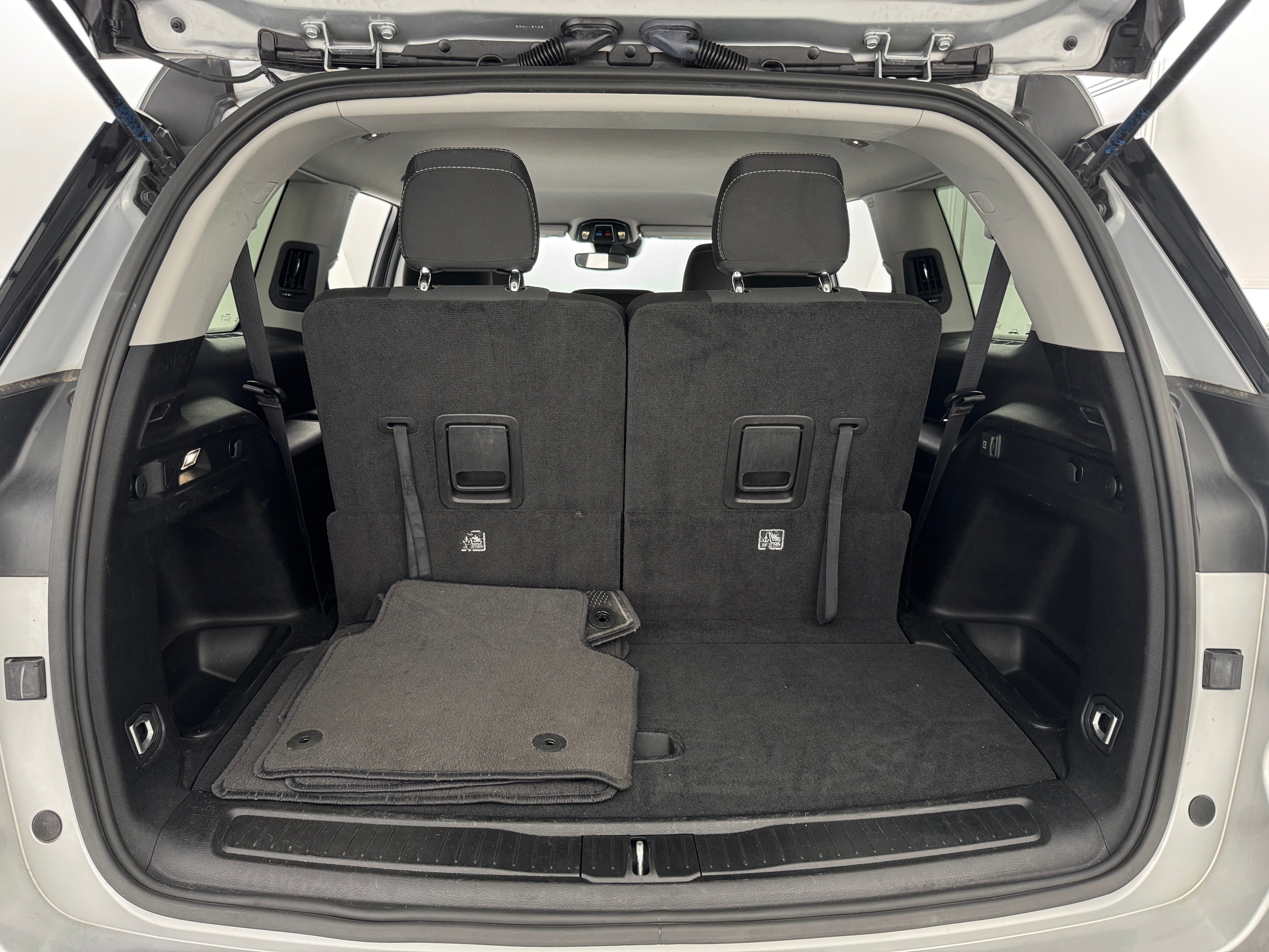2023 Jeep Grand Cherokee L Laredo 7