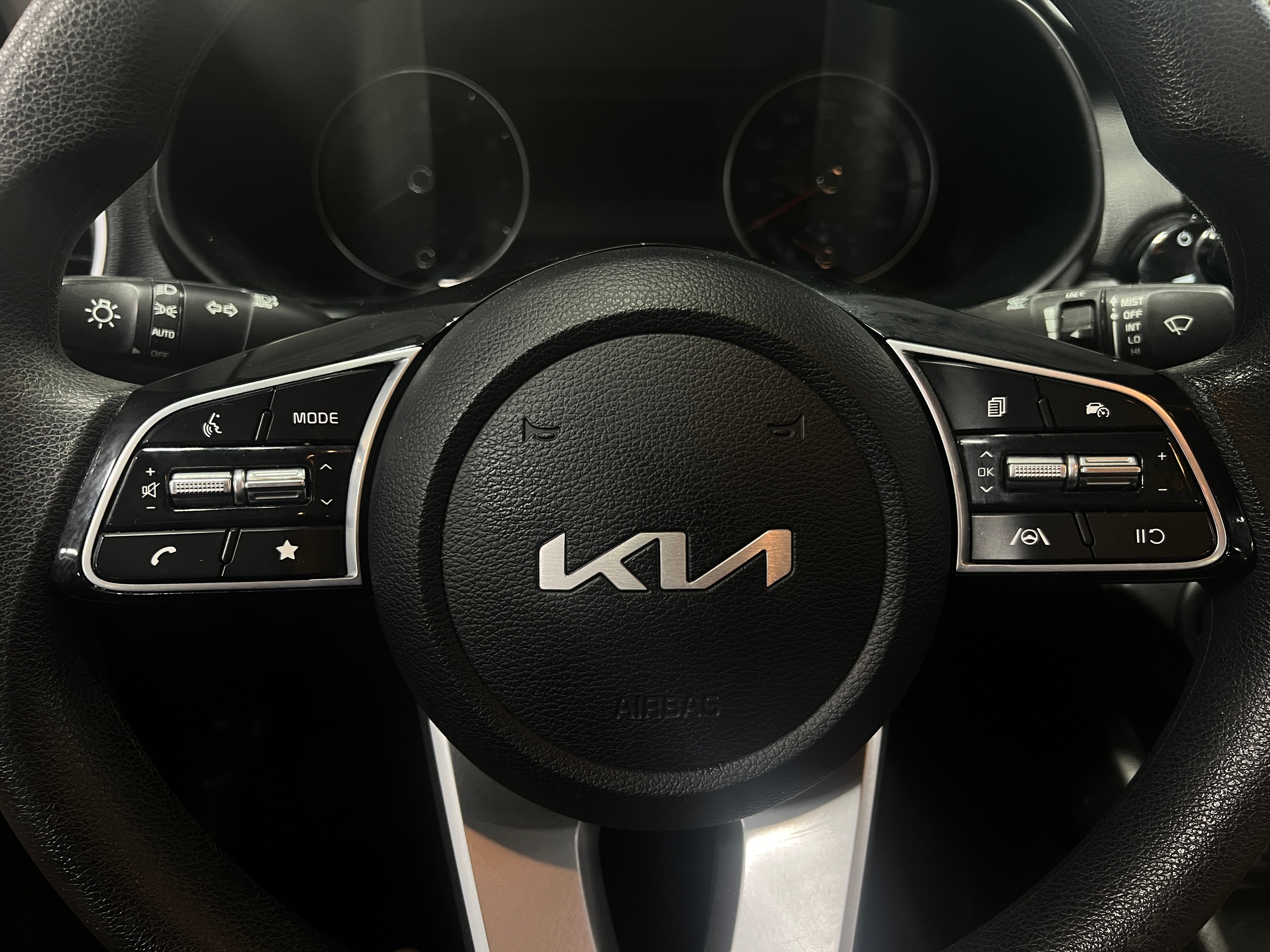 2023 Kia Forte LXS 5