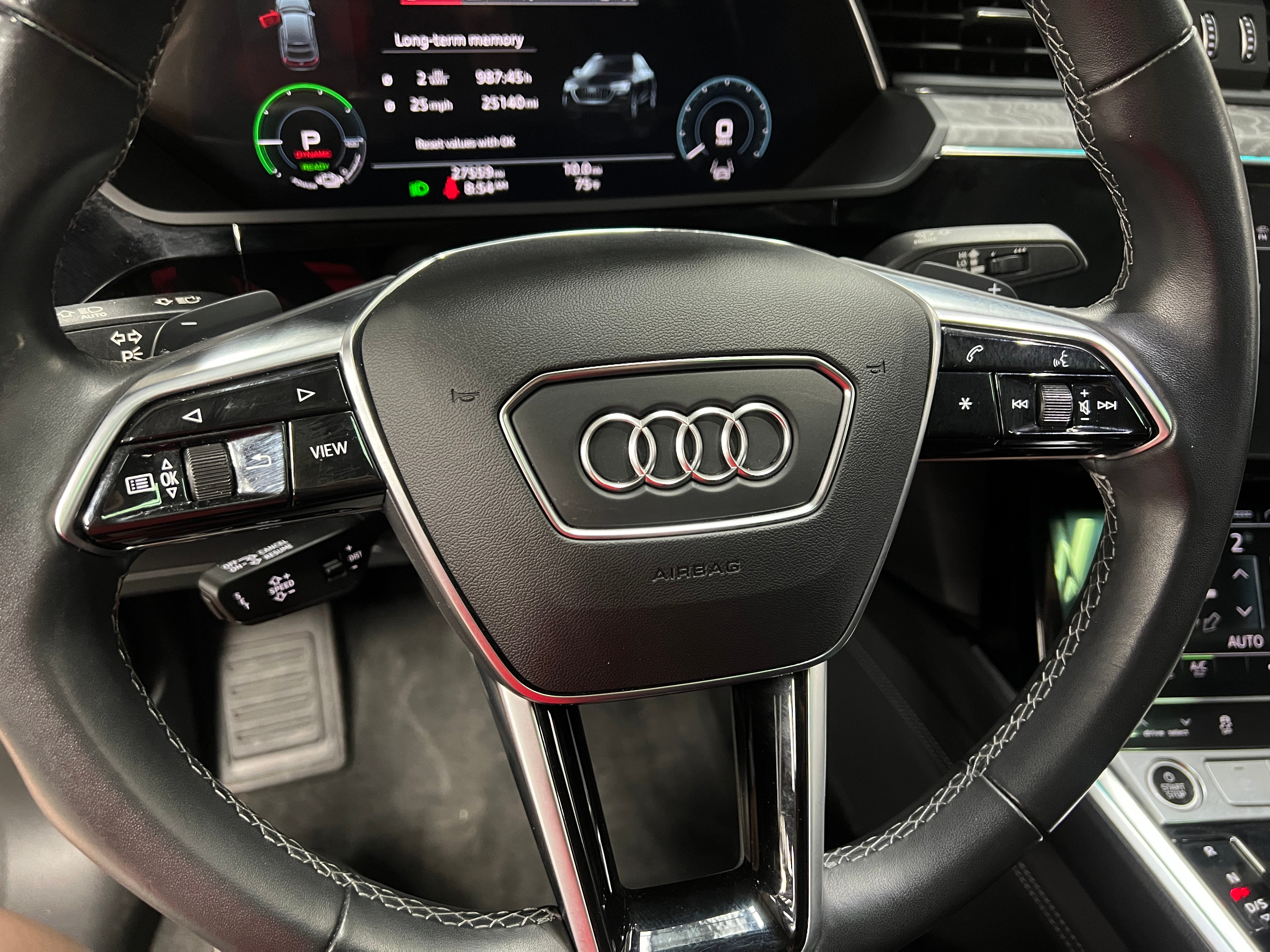 2022 Audi e-tron S Prestige 4