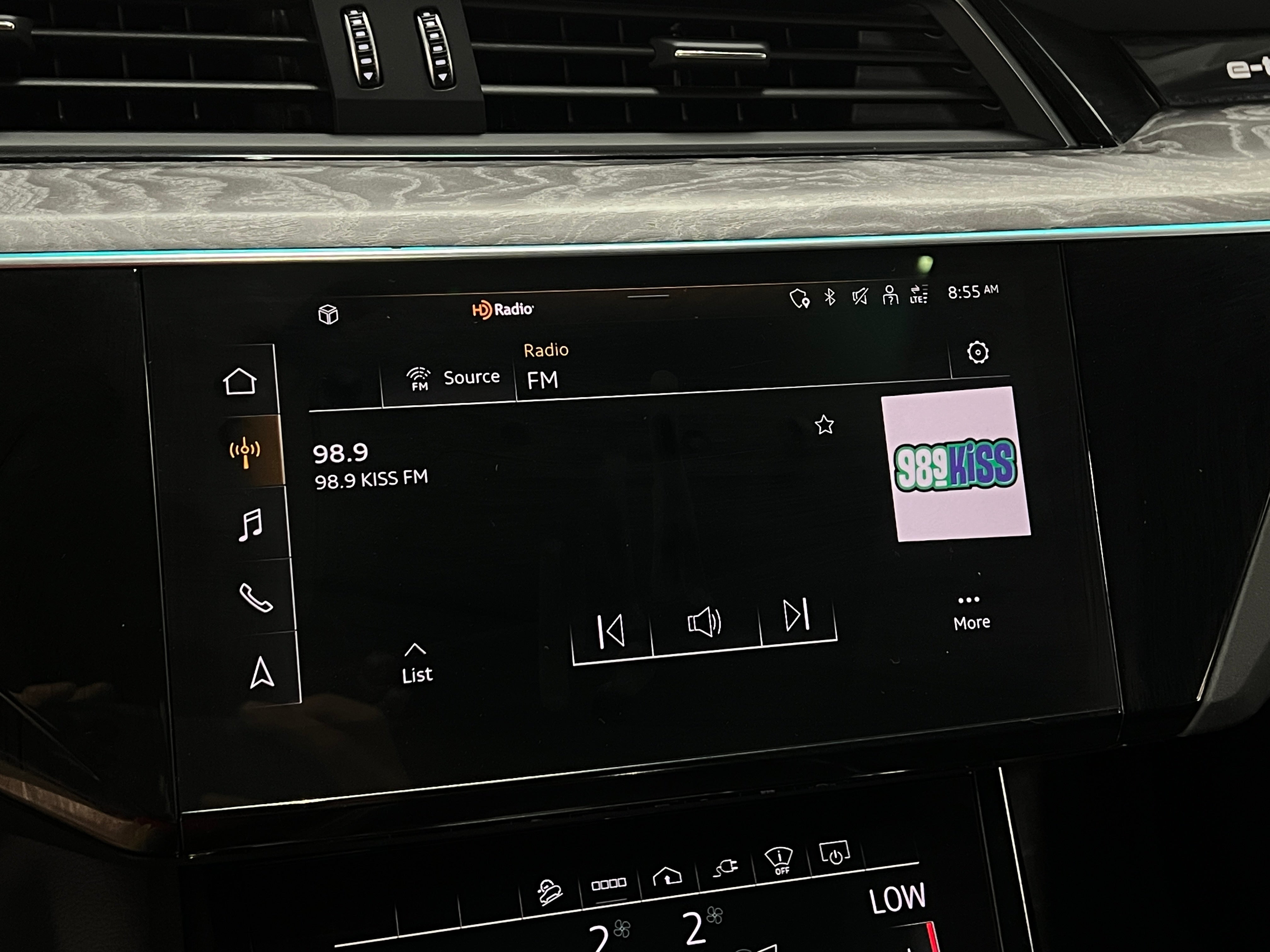 2022 Audi e-tron S Prestige 3