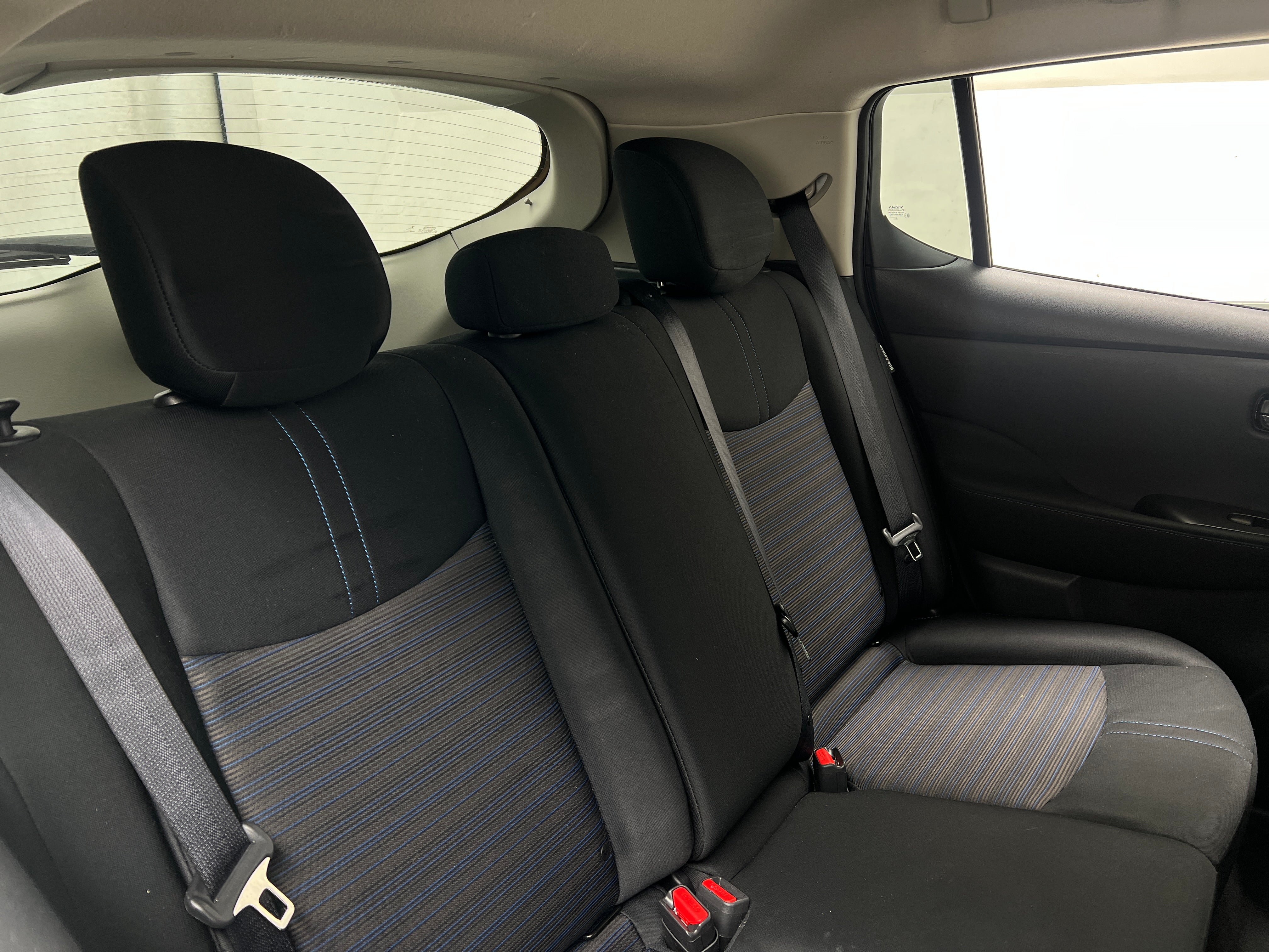 2022 Nissan Leaf S 6