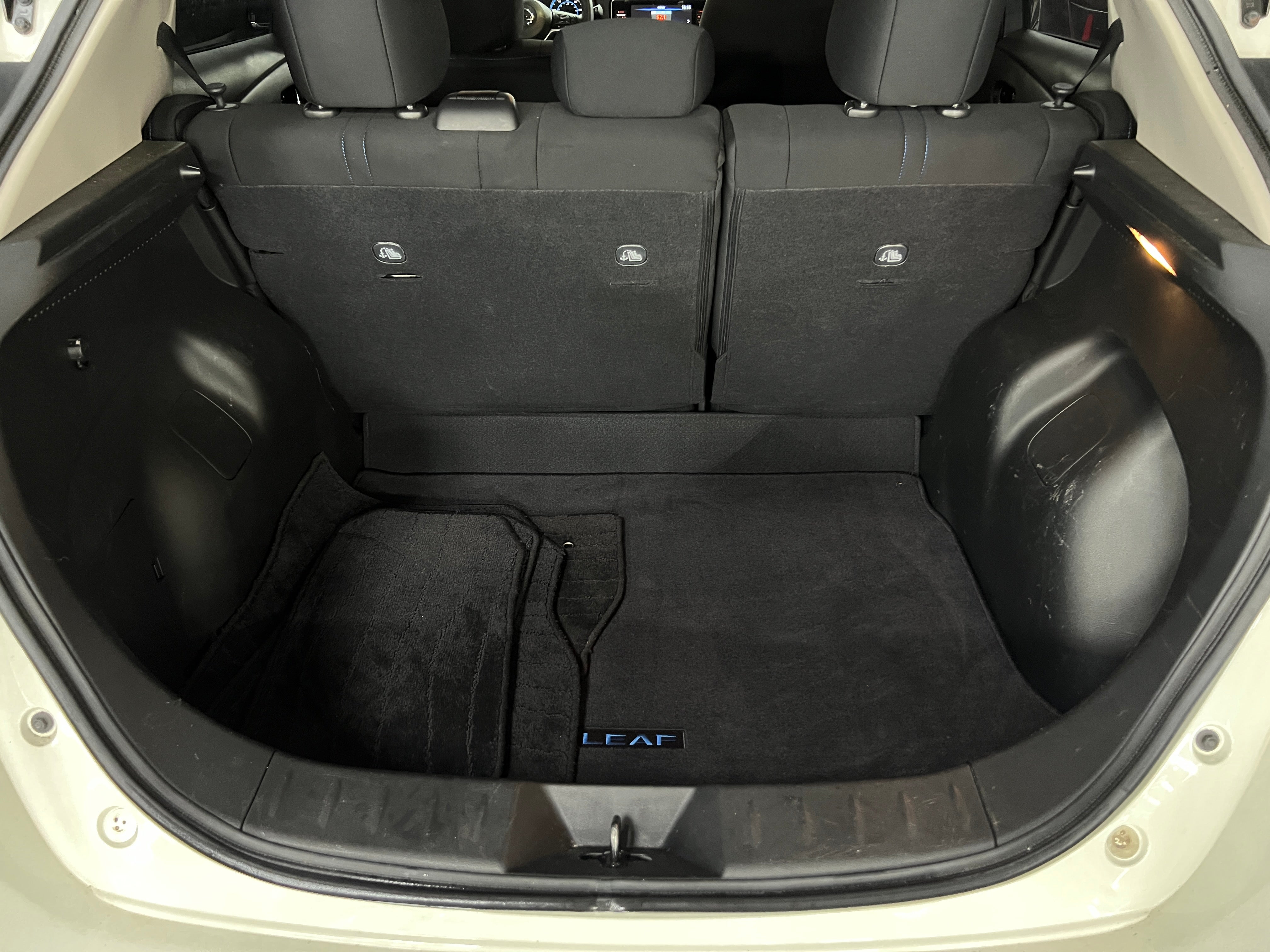 2022 Nissan Leaf S 7