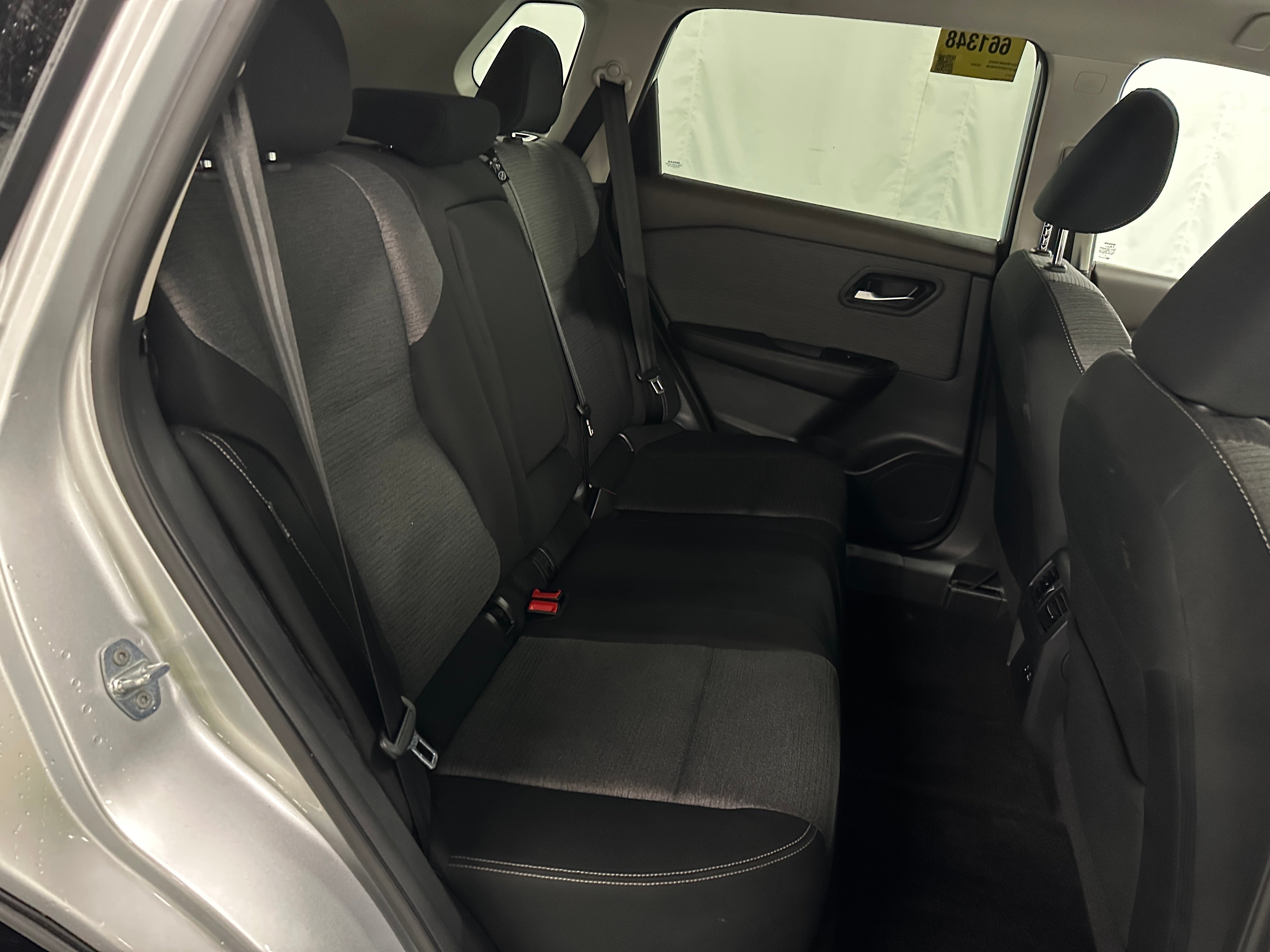 2023 Nissan Rogue SV 6
