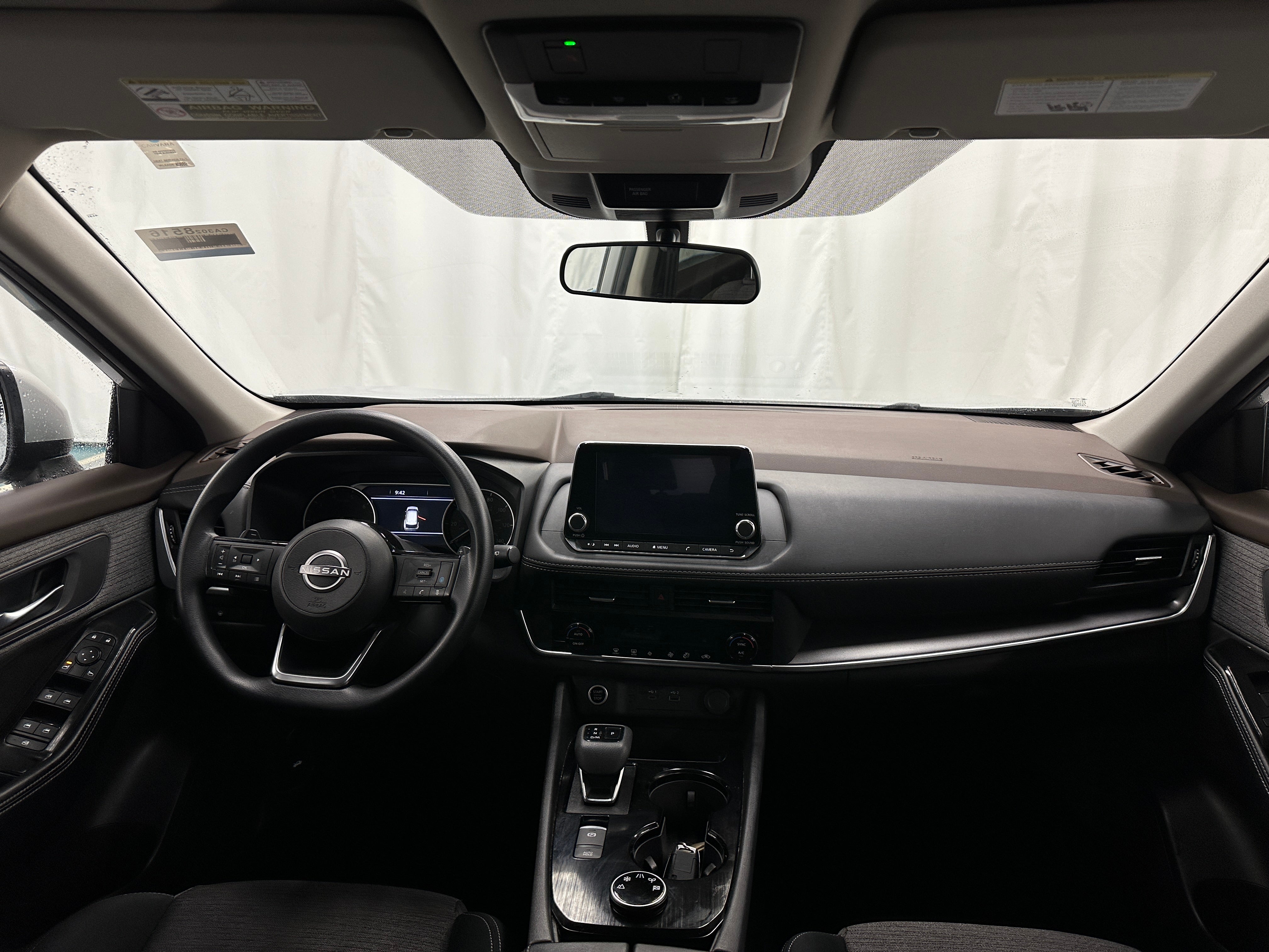 2023 Nissan Rogue SV 3