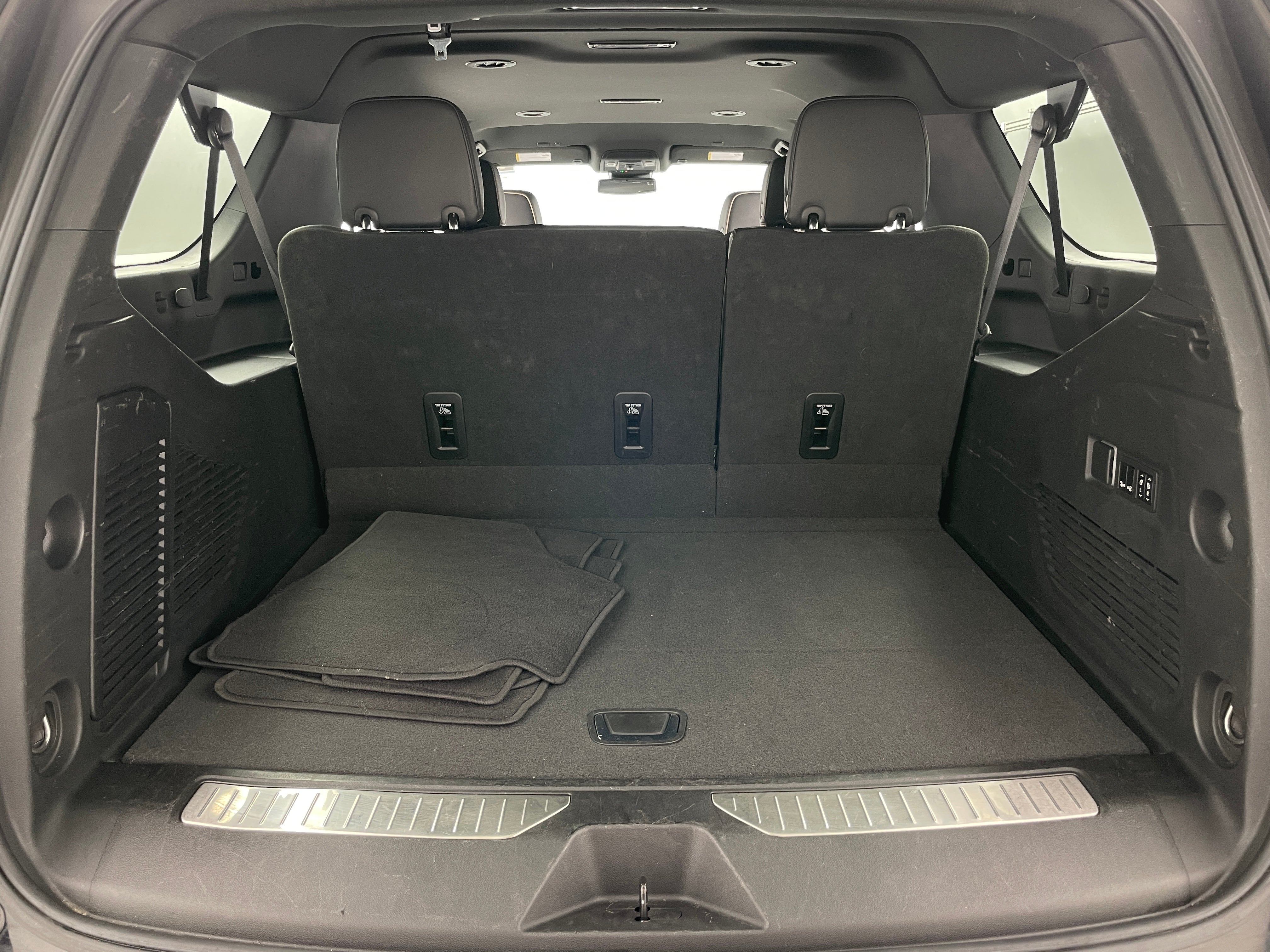 2023 Chevrolet Suburban Premier 6