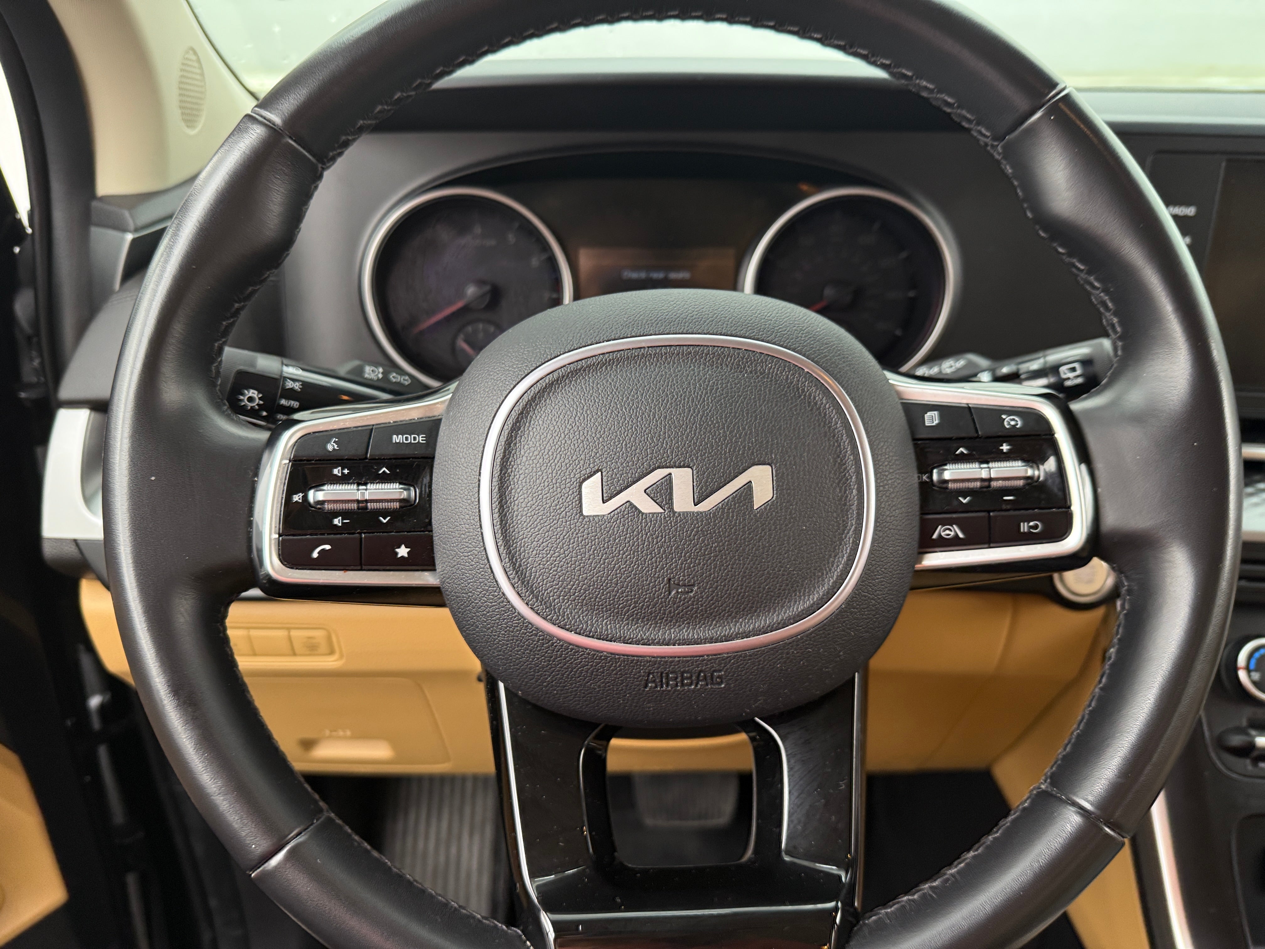 2023 Kia Carnival LX 4