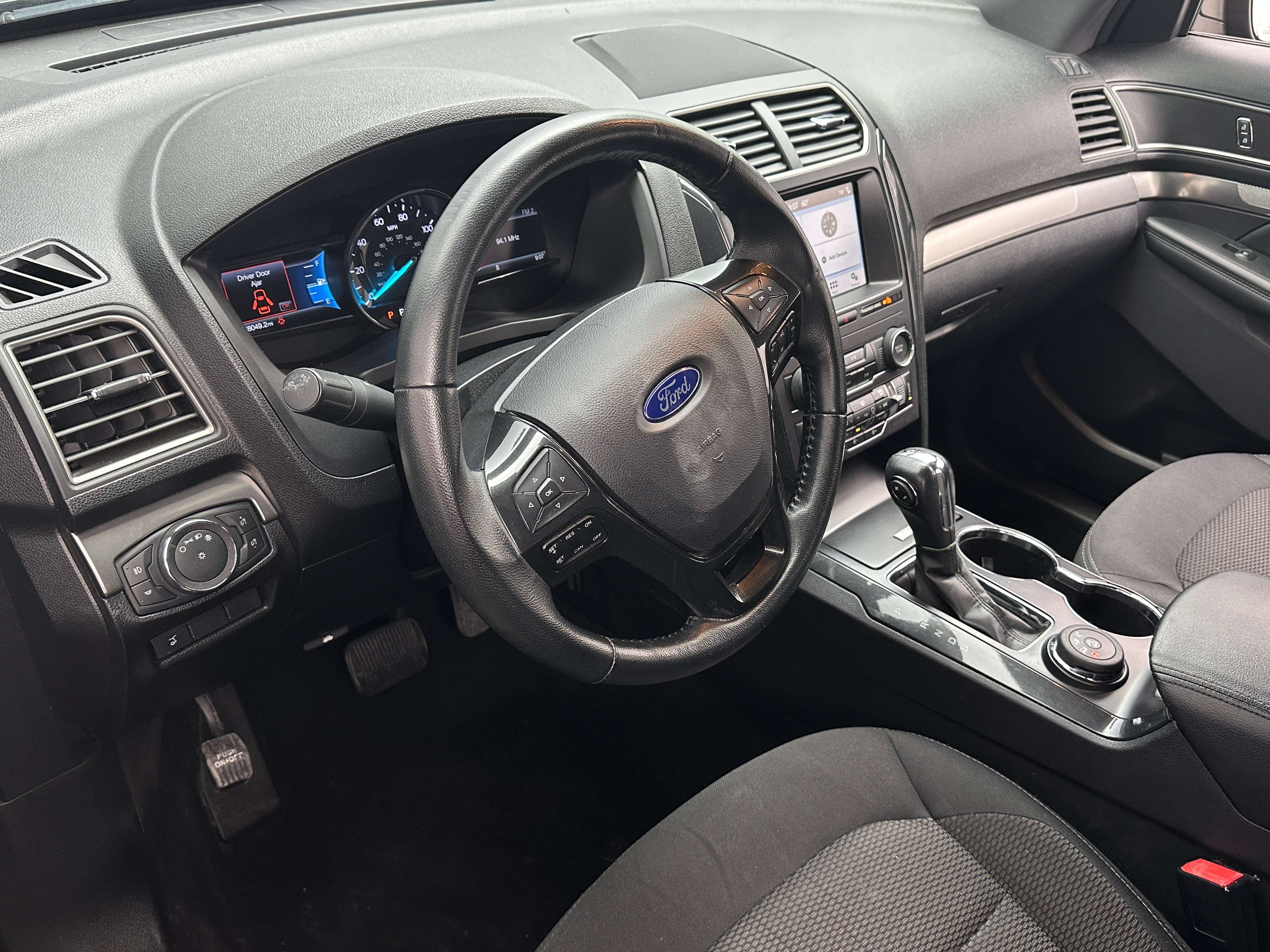 2019 Ford Explorer XLT 3
