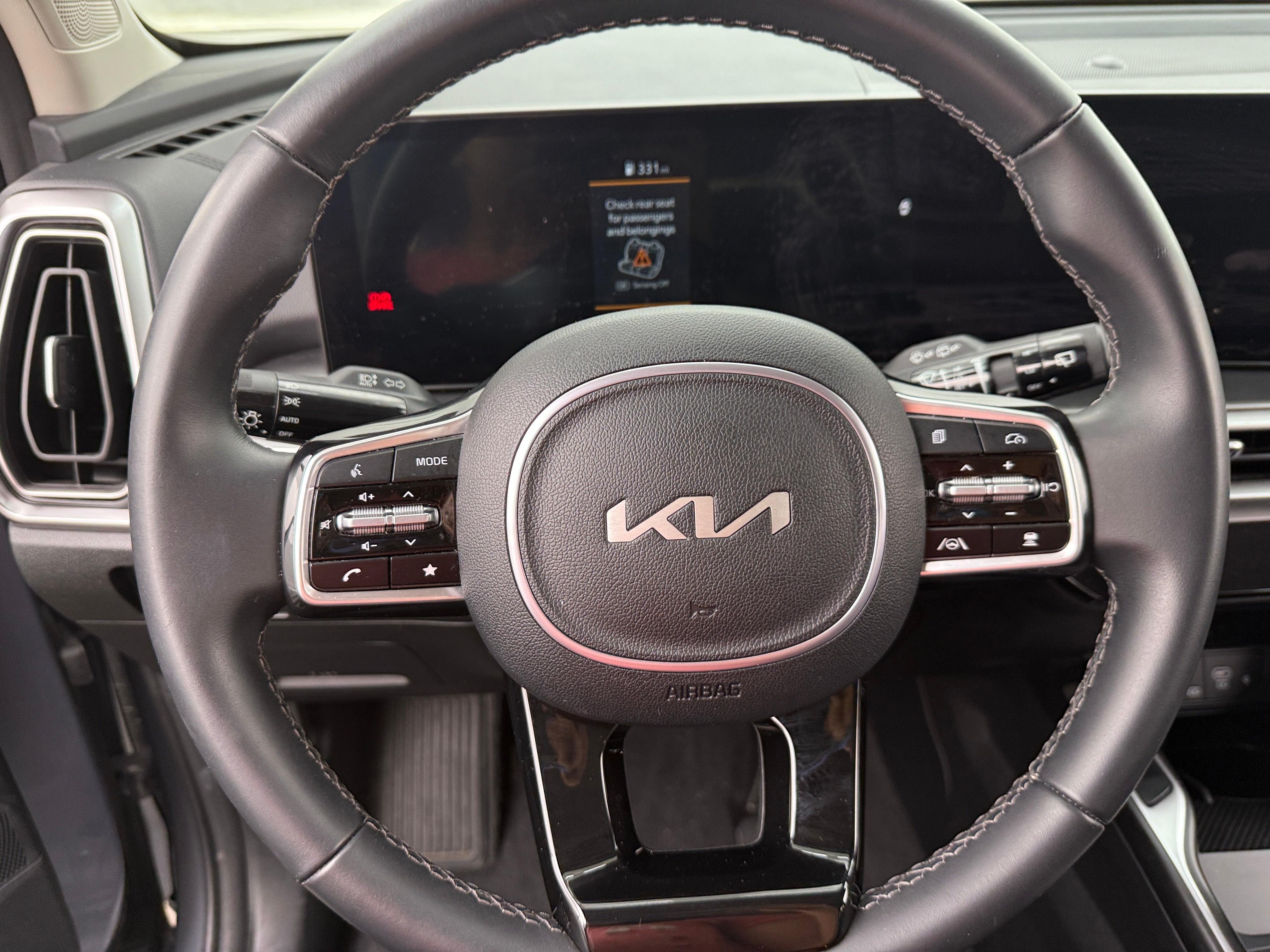 2024 Kia Sorento S 4