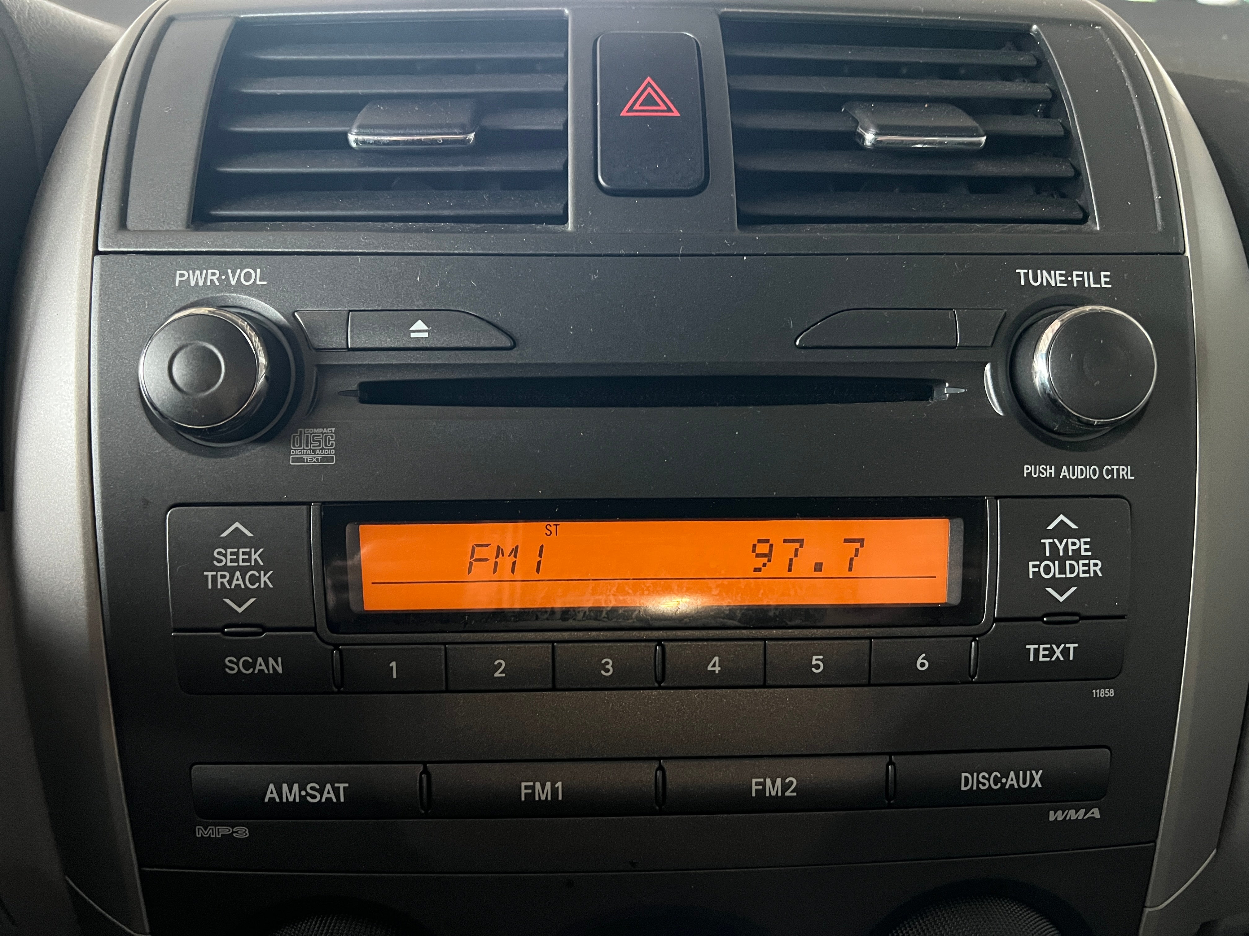 2011 Toyota Corolla LE 4
