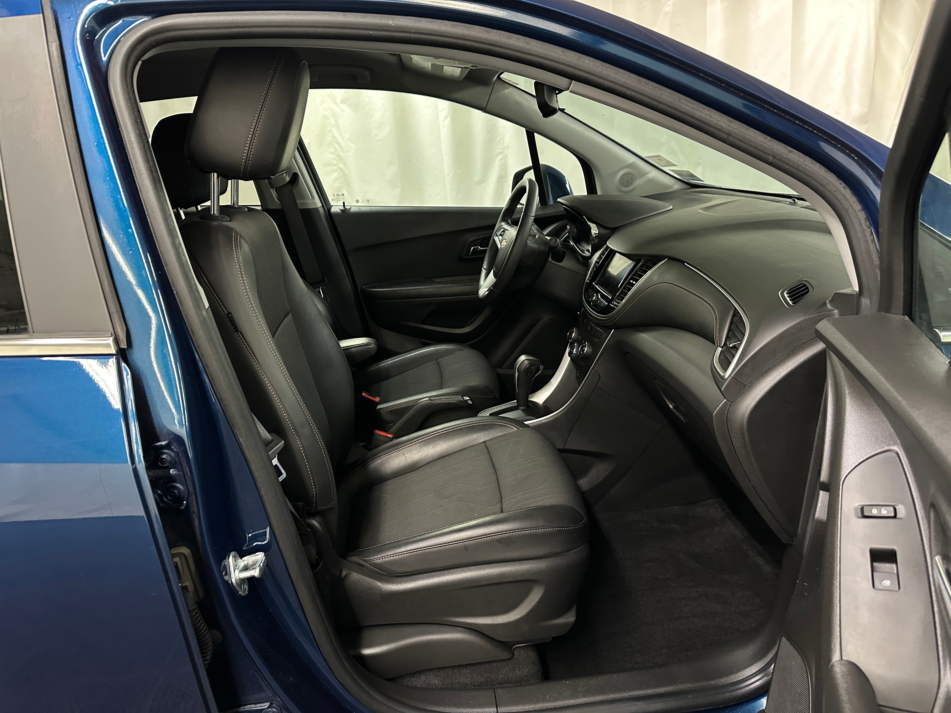 2020 Chevrolet Trax LT 2