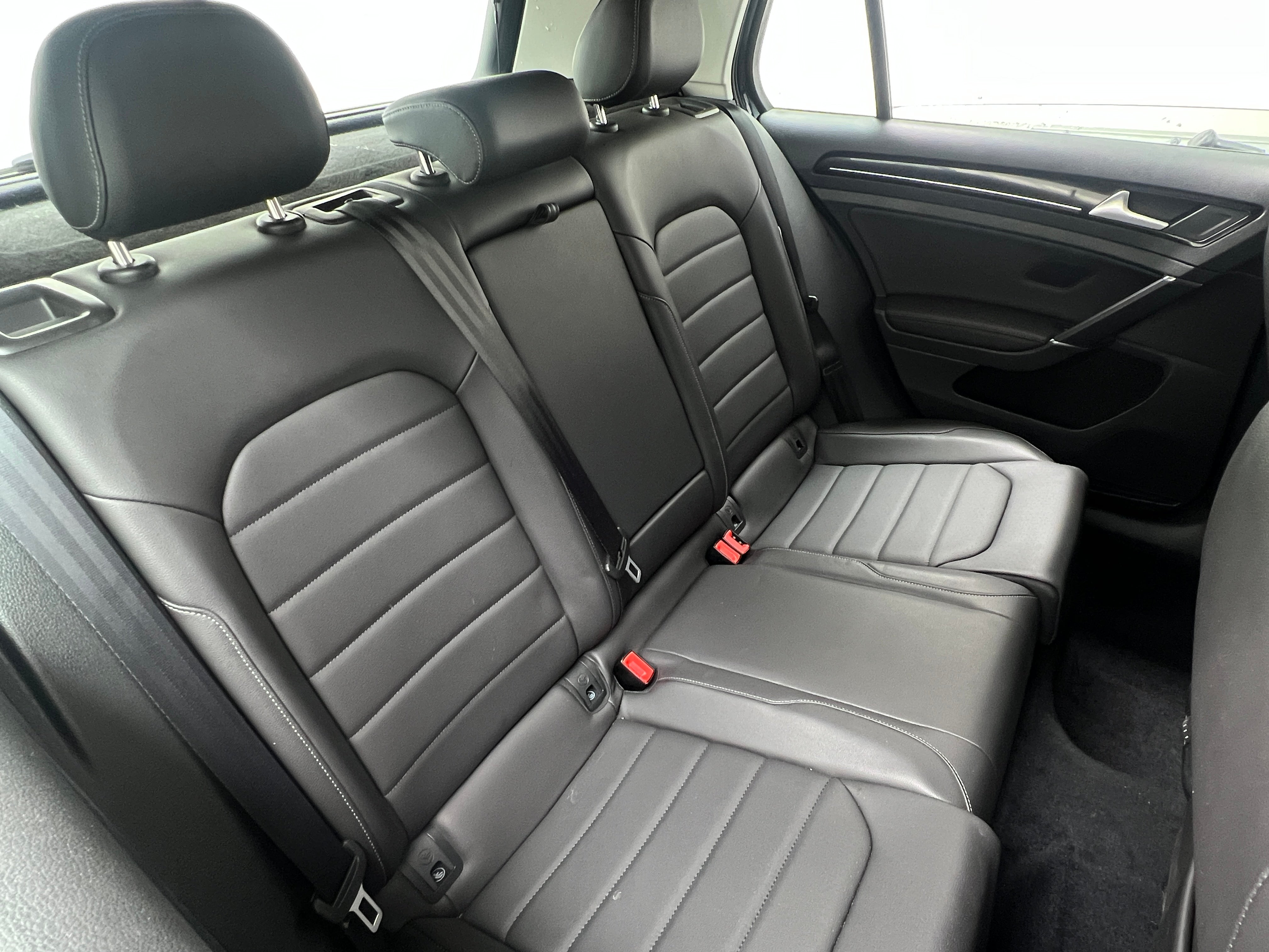 2015 Volkswagen Golf SEL 6