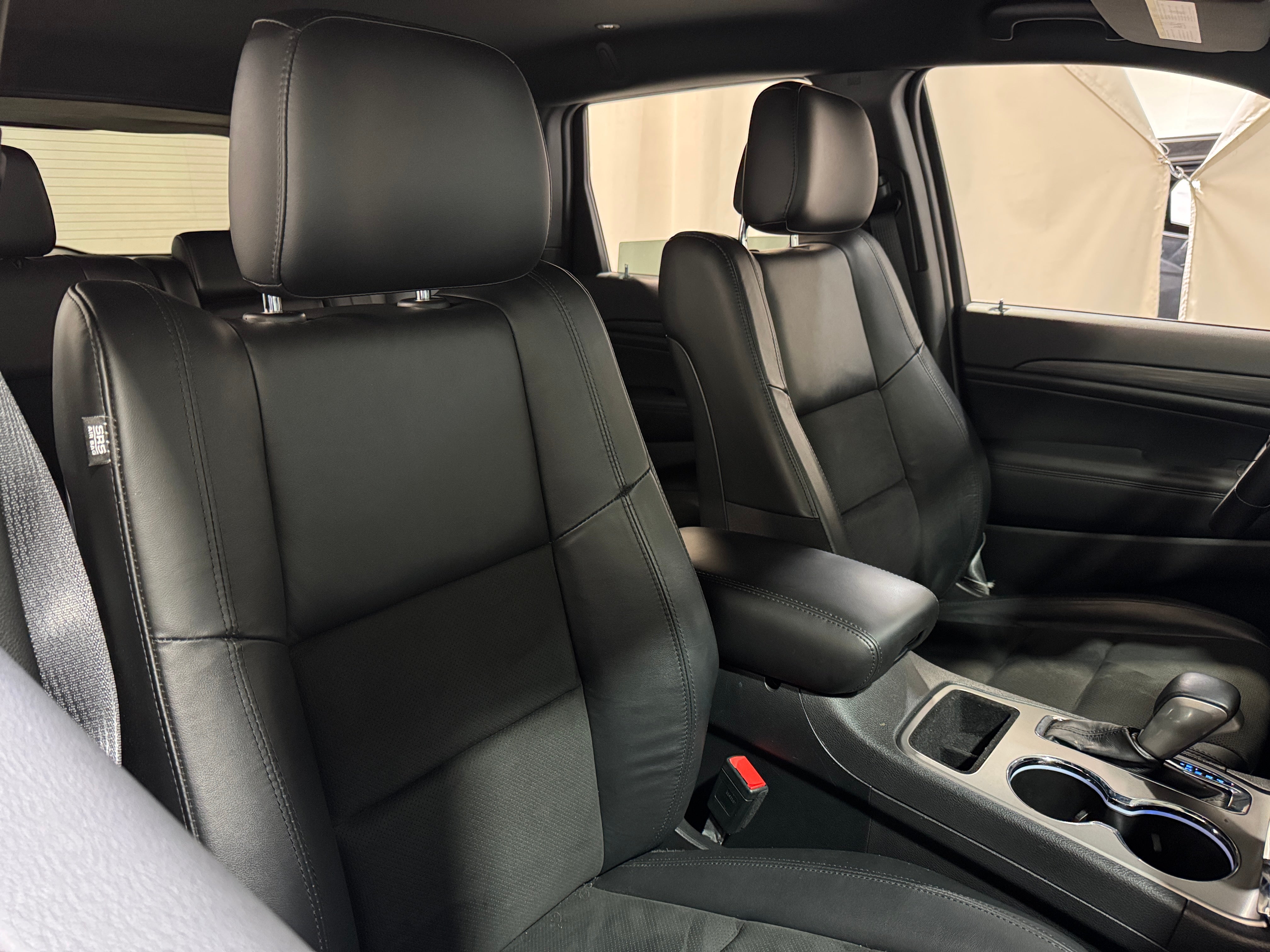 2021 Jeep Grand Cherokee Laredo 2