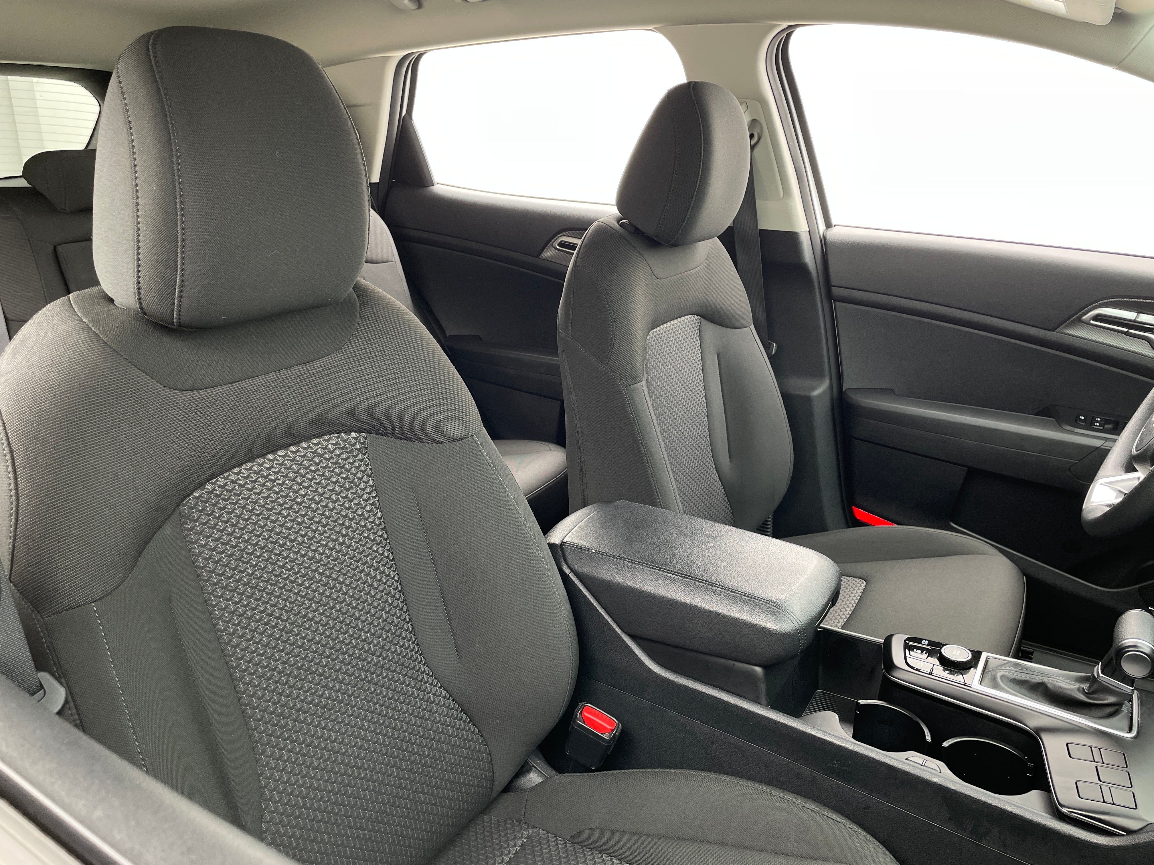 2024 Kia Sportage LX 2
