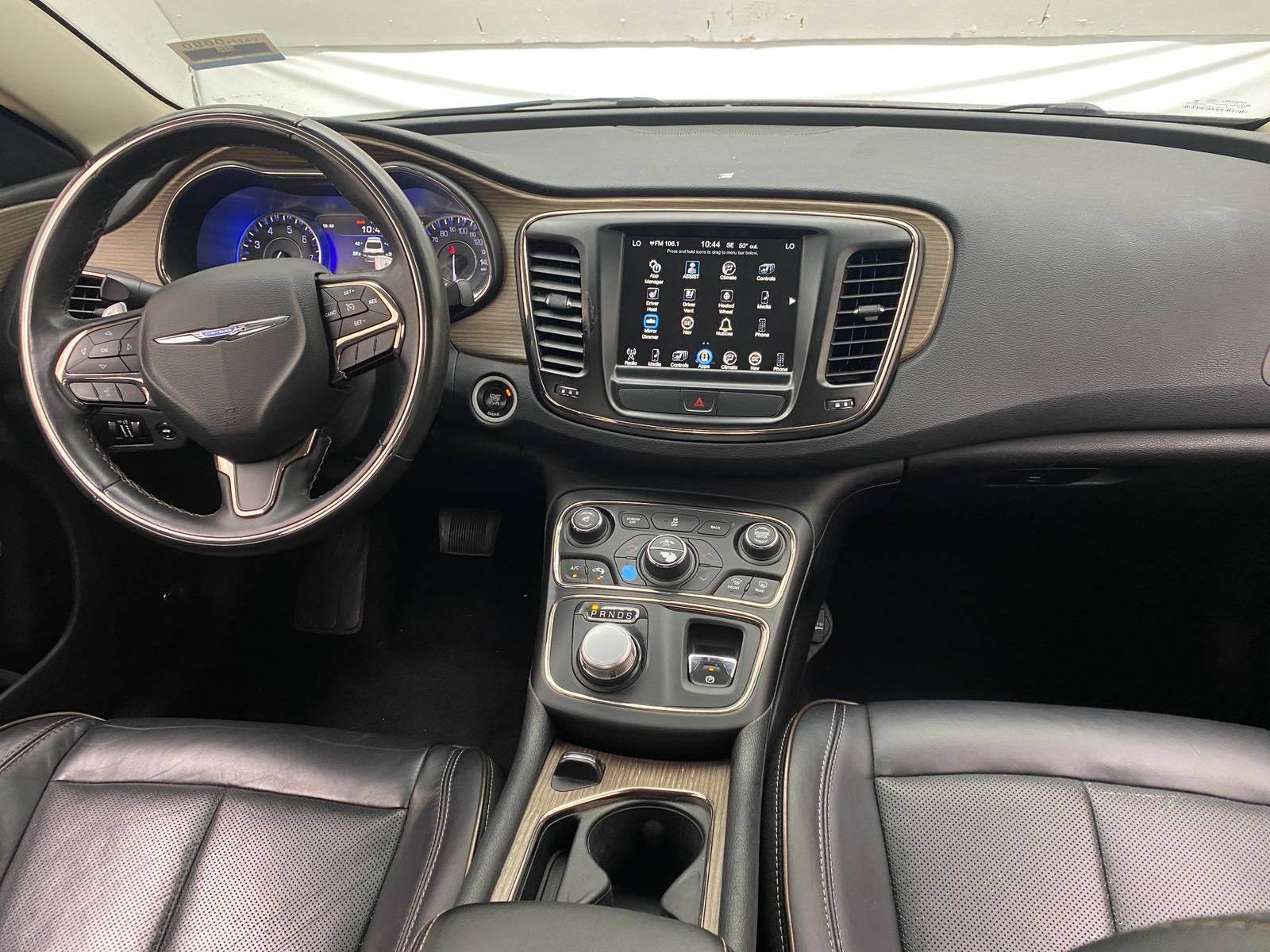 Thumbnail: 2016 Chrysler 200 - 2