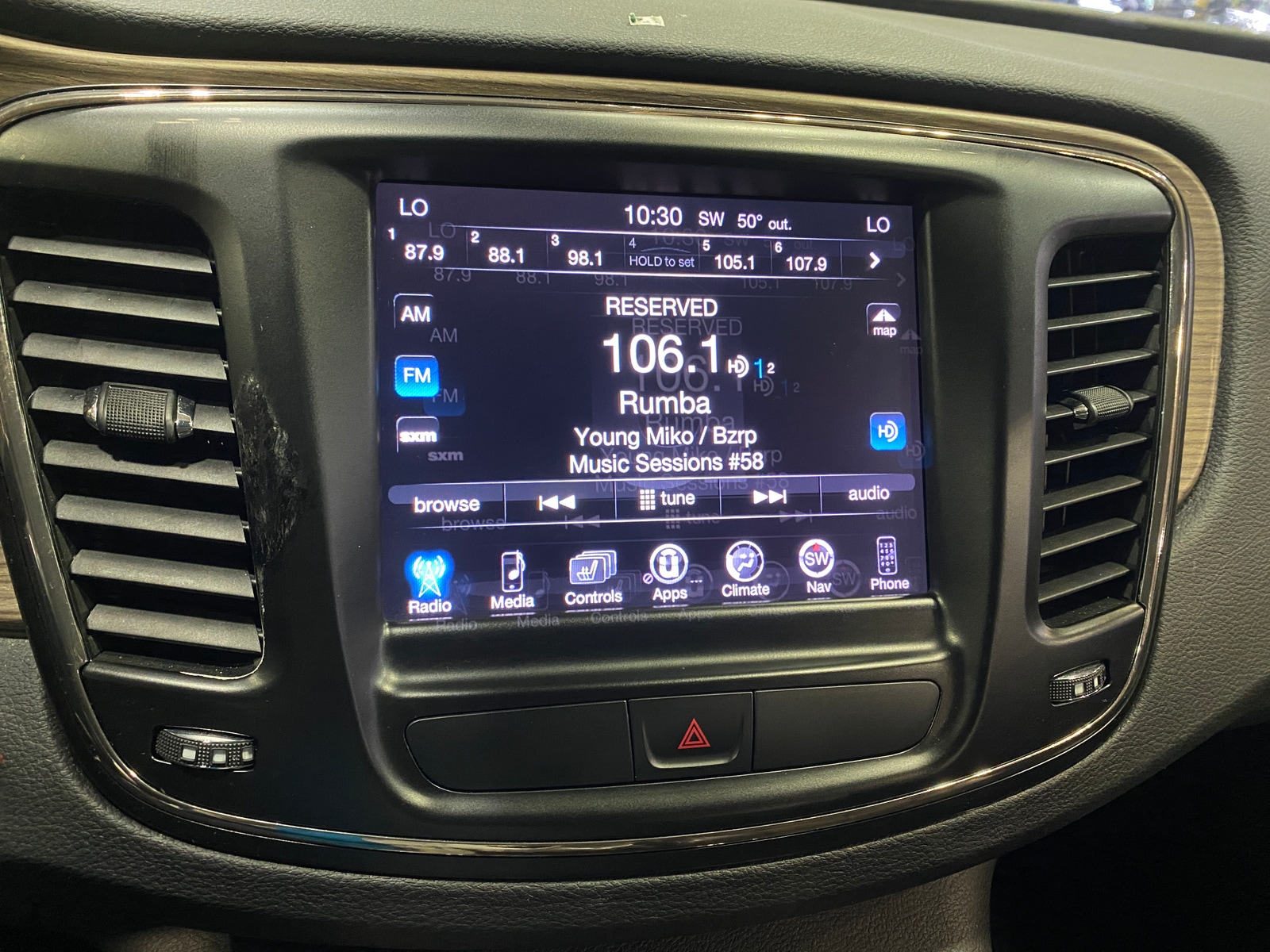 Thumbnail: 2016 Chrysler 200 - 3