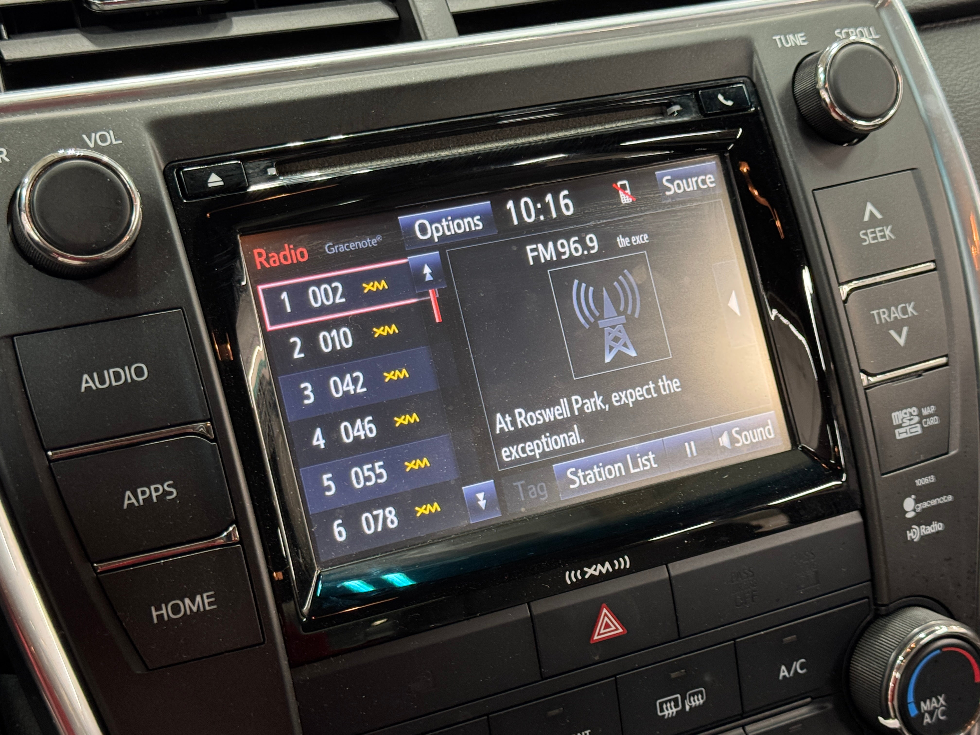 2017 Toyota Camry LE 4