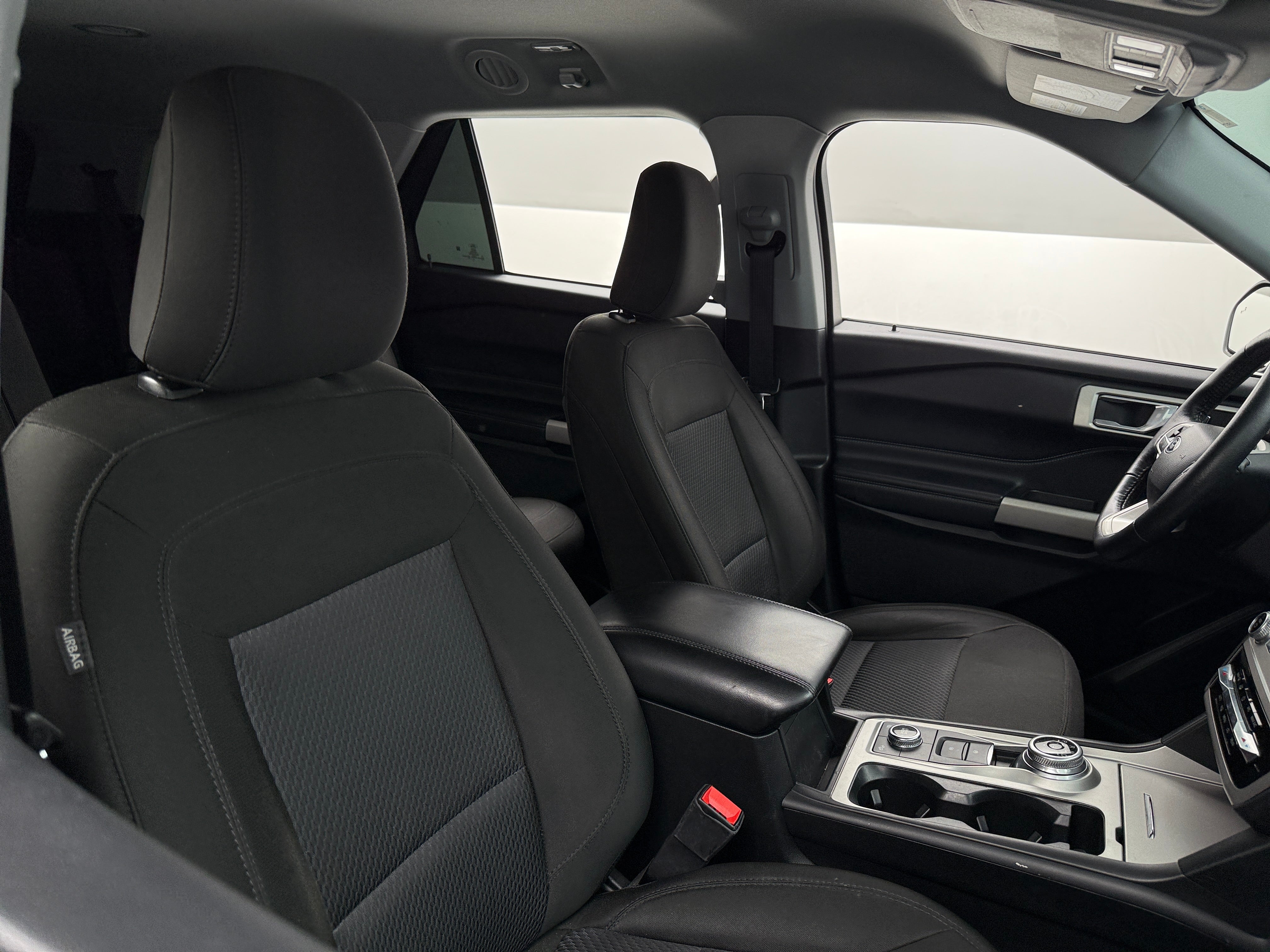 2022 Ford Explorer XLT 2
