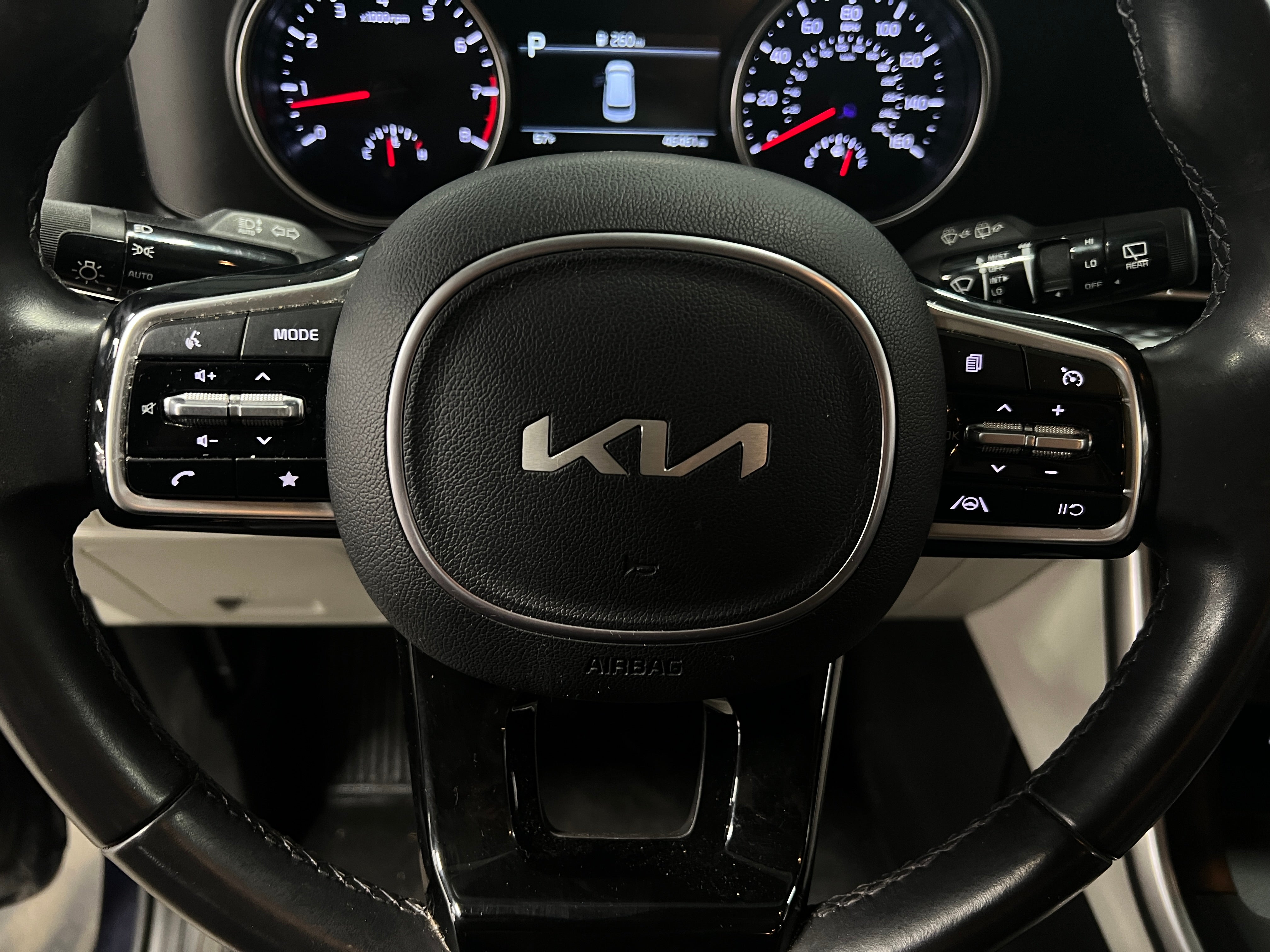 2023 Kia Carnival LX 4