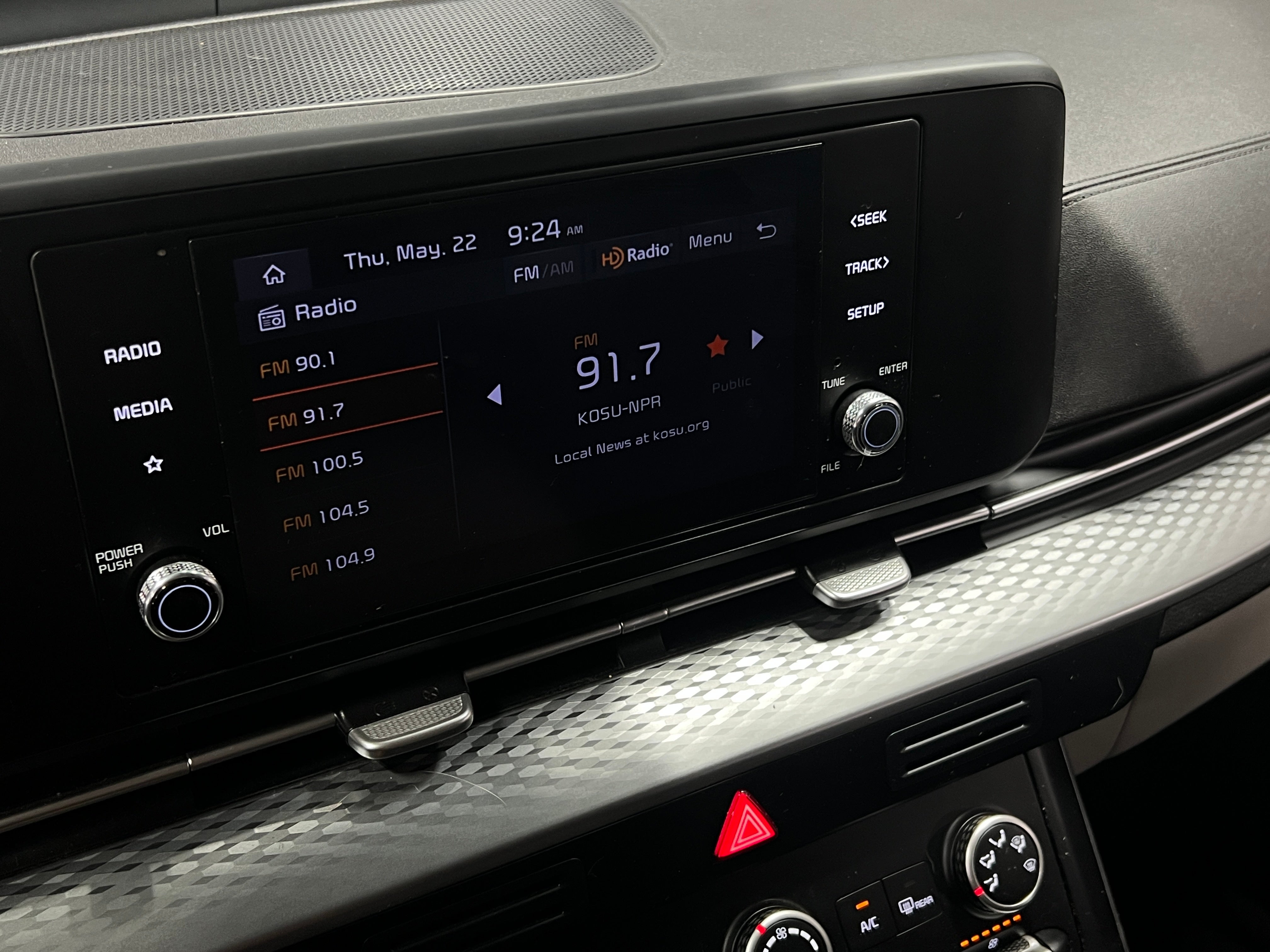 2023 Kia Carnival LX 3