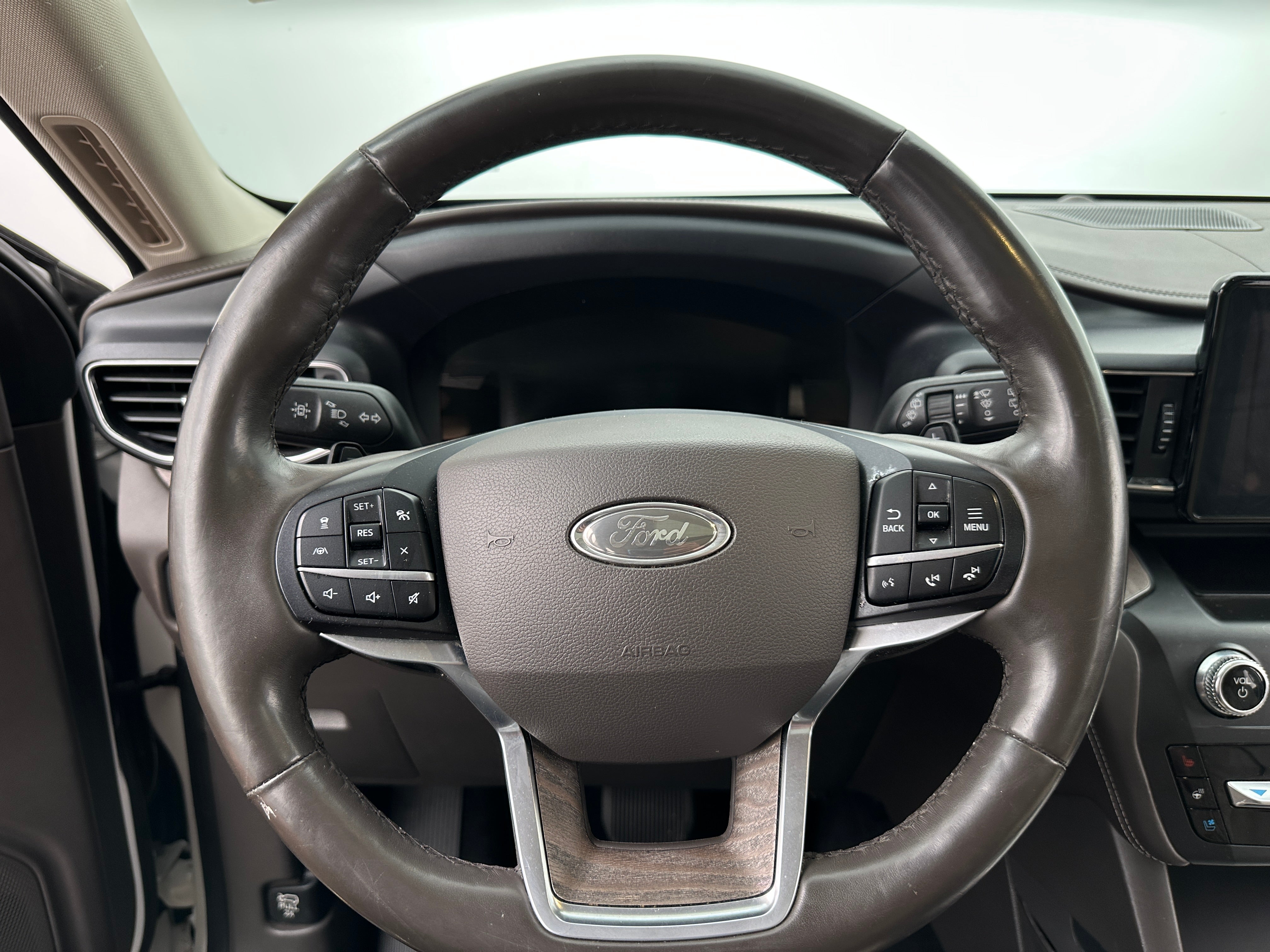 2020 Ford Explorer Platinum 4