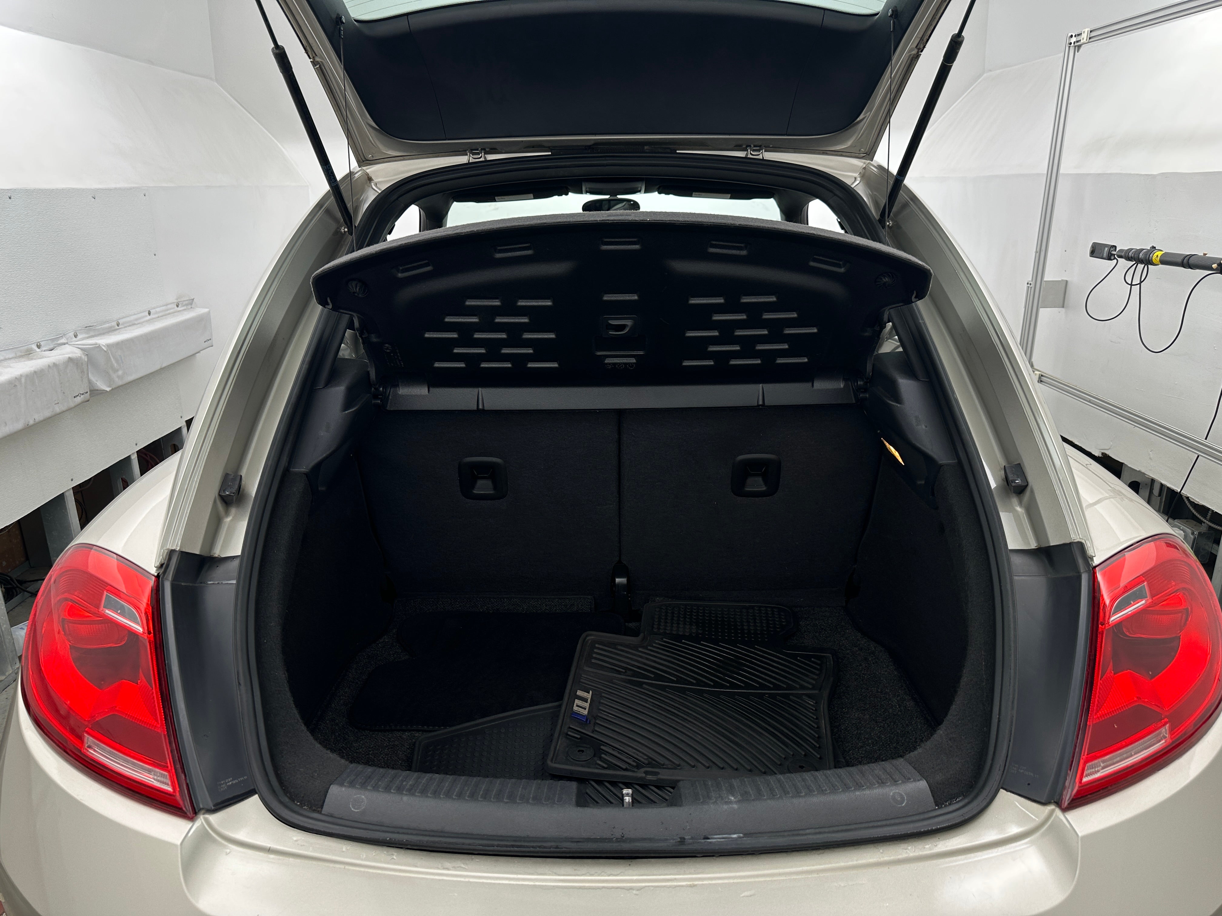 2013 Volkswagen Beetle  6