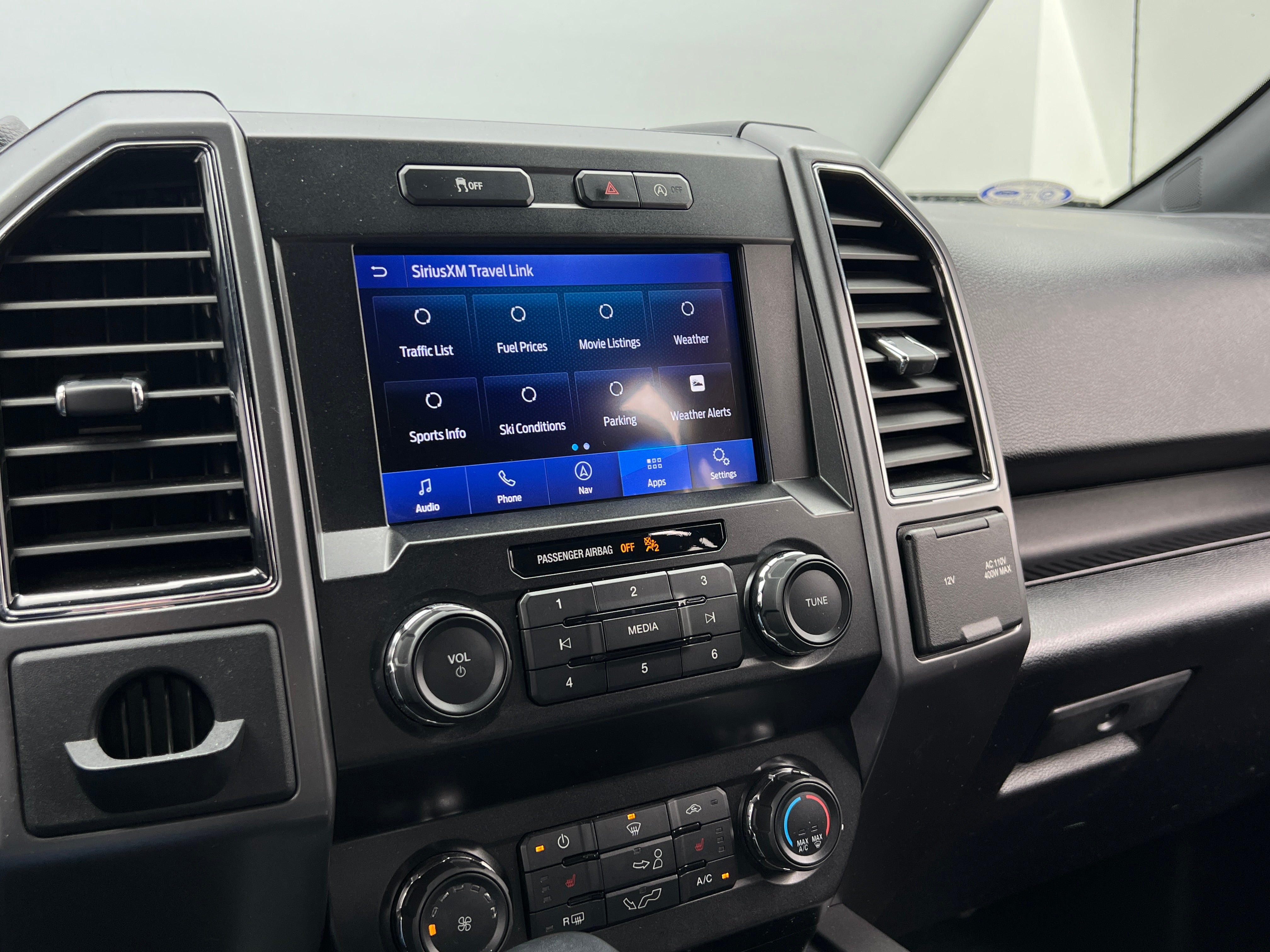 2019 Ford Econoline E-150 4