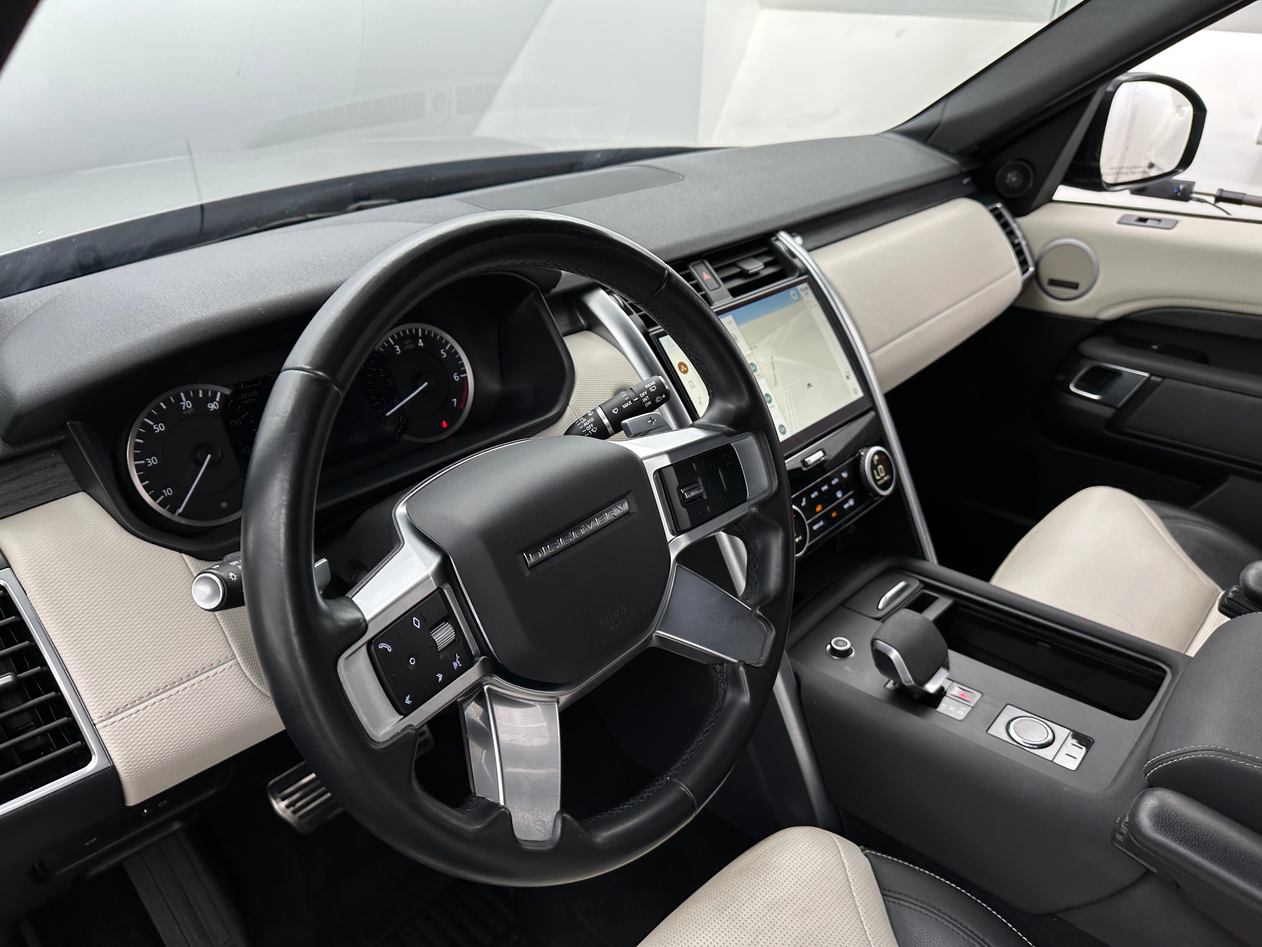 2023 Land Rover Discovery R-Dynamic S 4