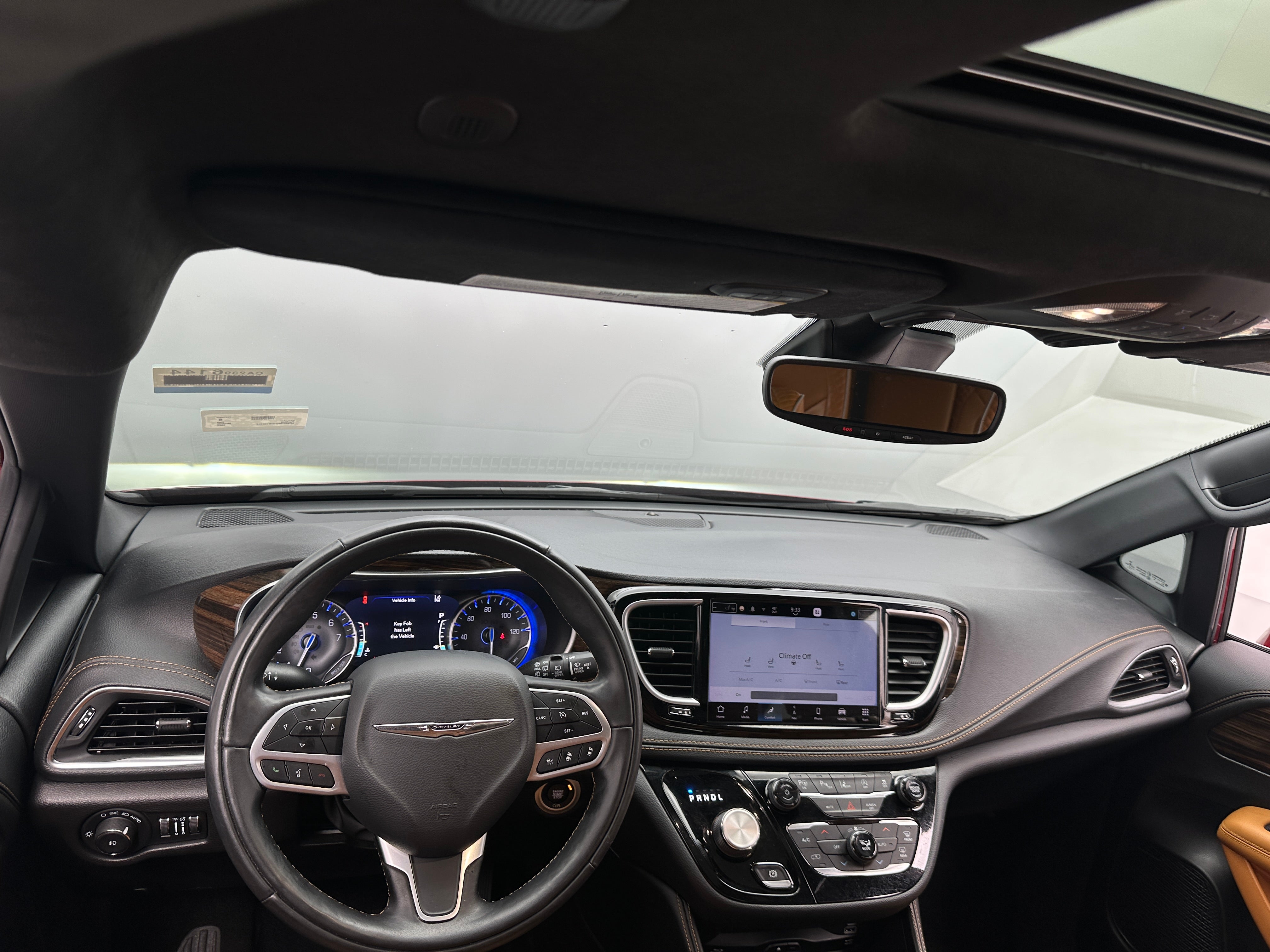 2022 Chrysler Pacifica Pinnacle 2