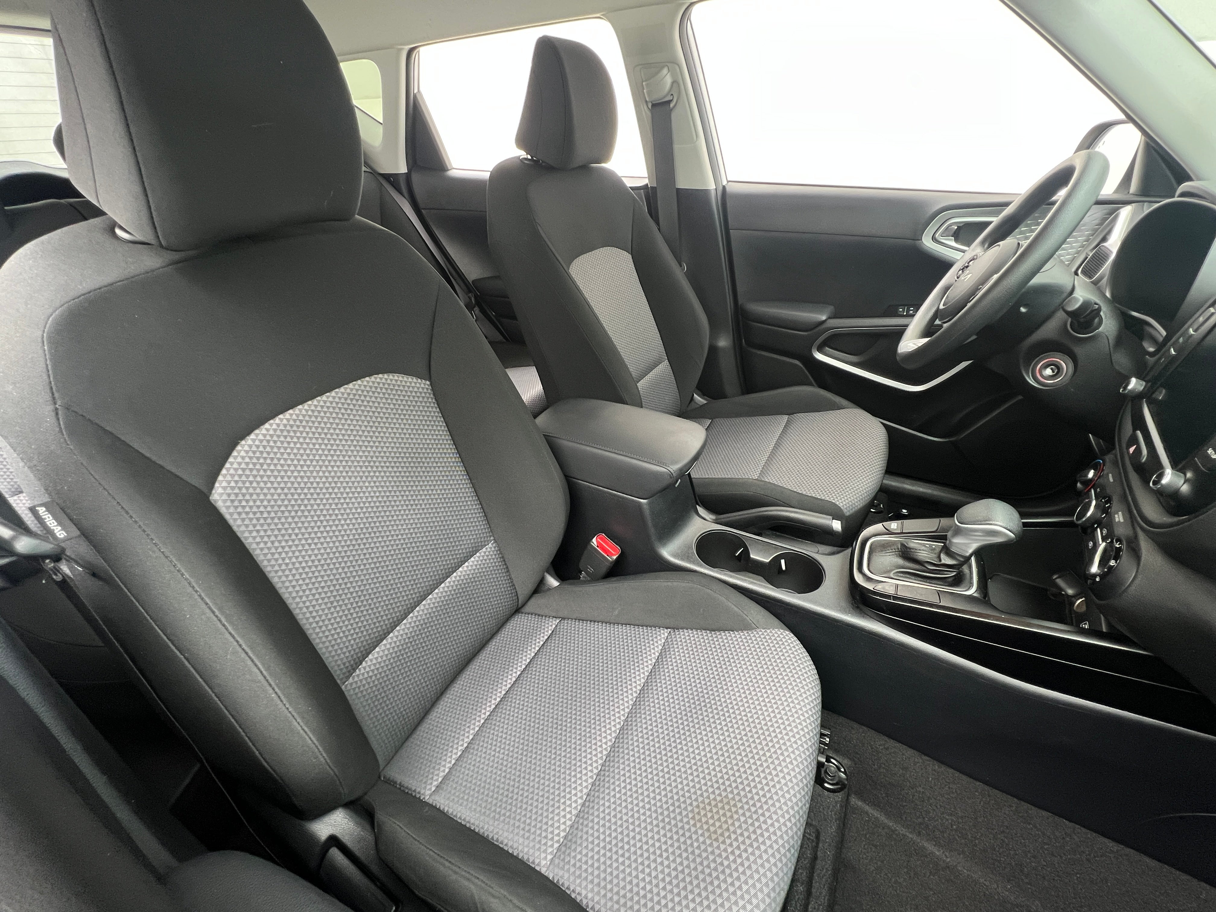 2022 Kia Soul LX 2