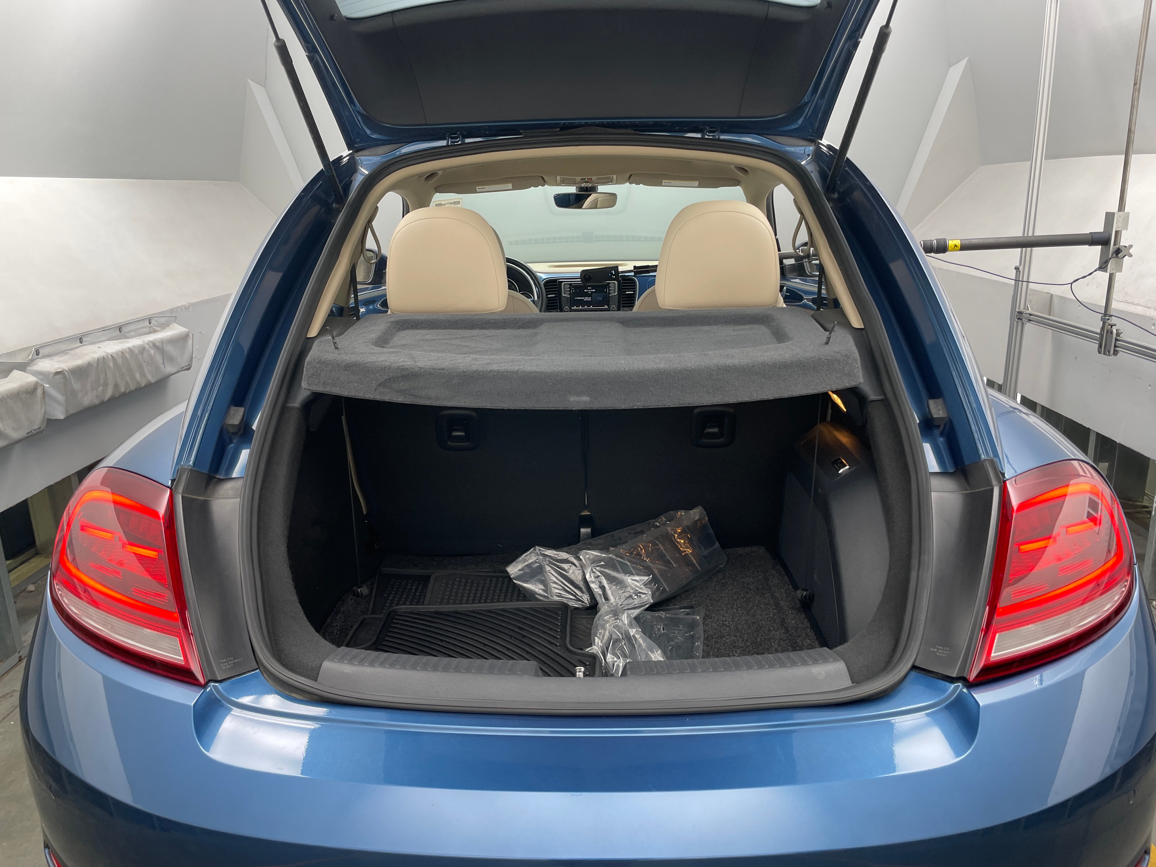 2019 Volkswagen Beetle SE 7